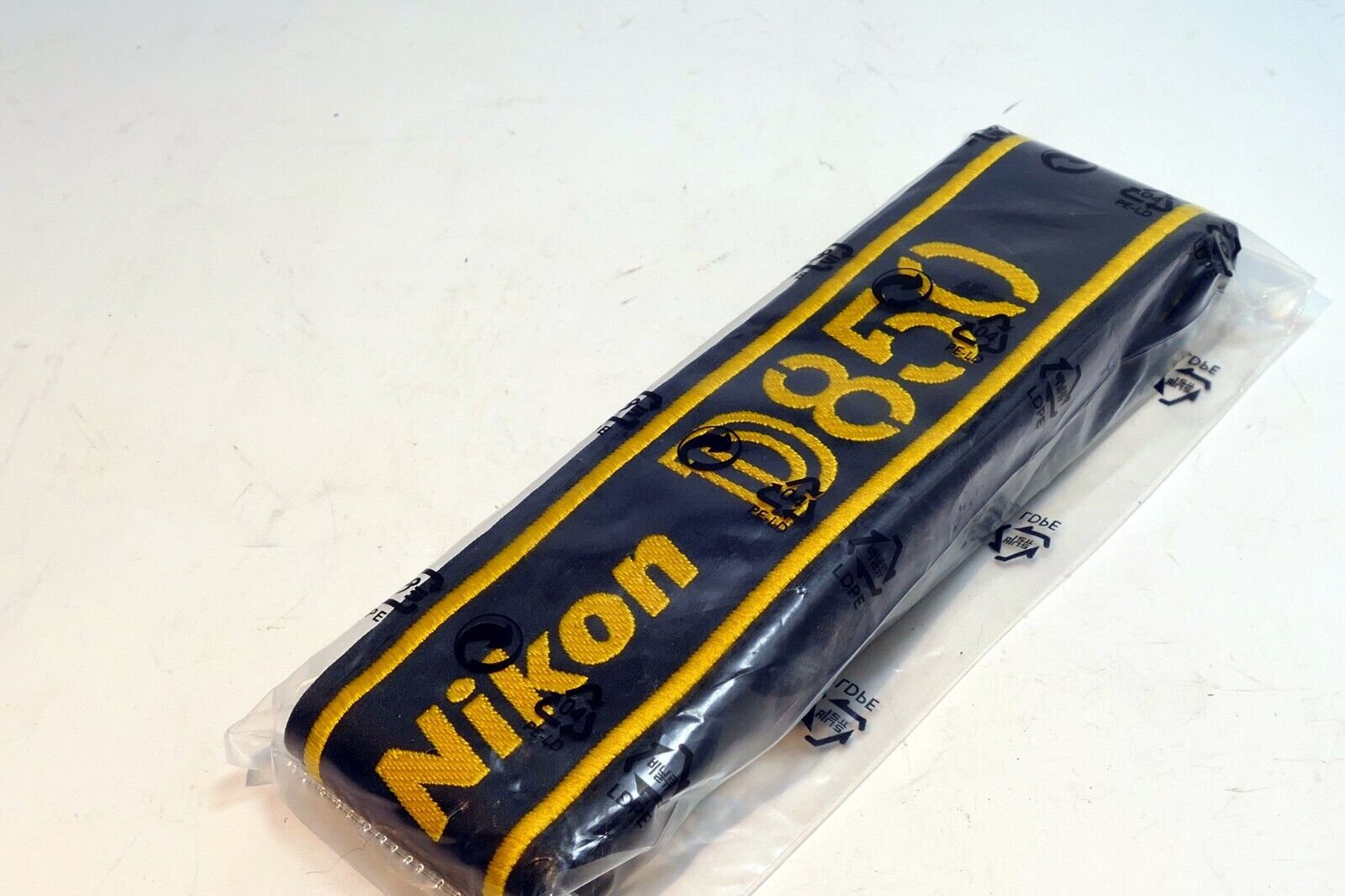 Nikon D850 Camera Shoulder Strap D-850 AN-DC18   - OEM Genuine - New