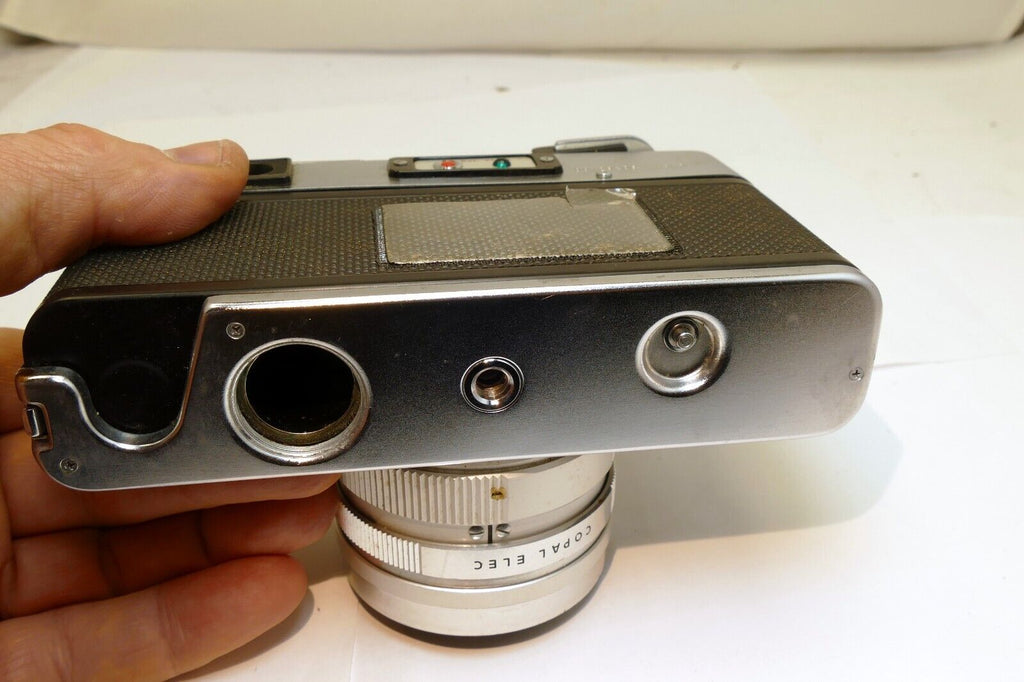 Yashica Electro 35 camera with 45mm f1.7 lens AS IS missing battery cover parts