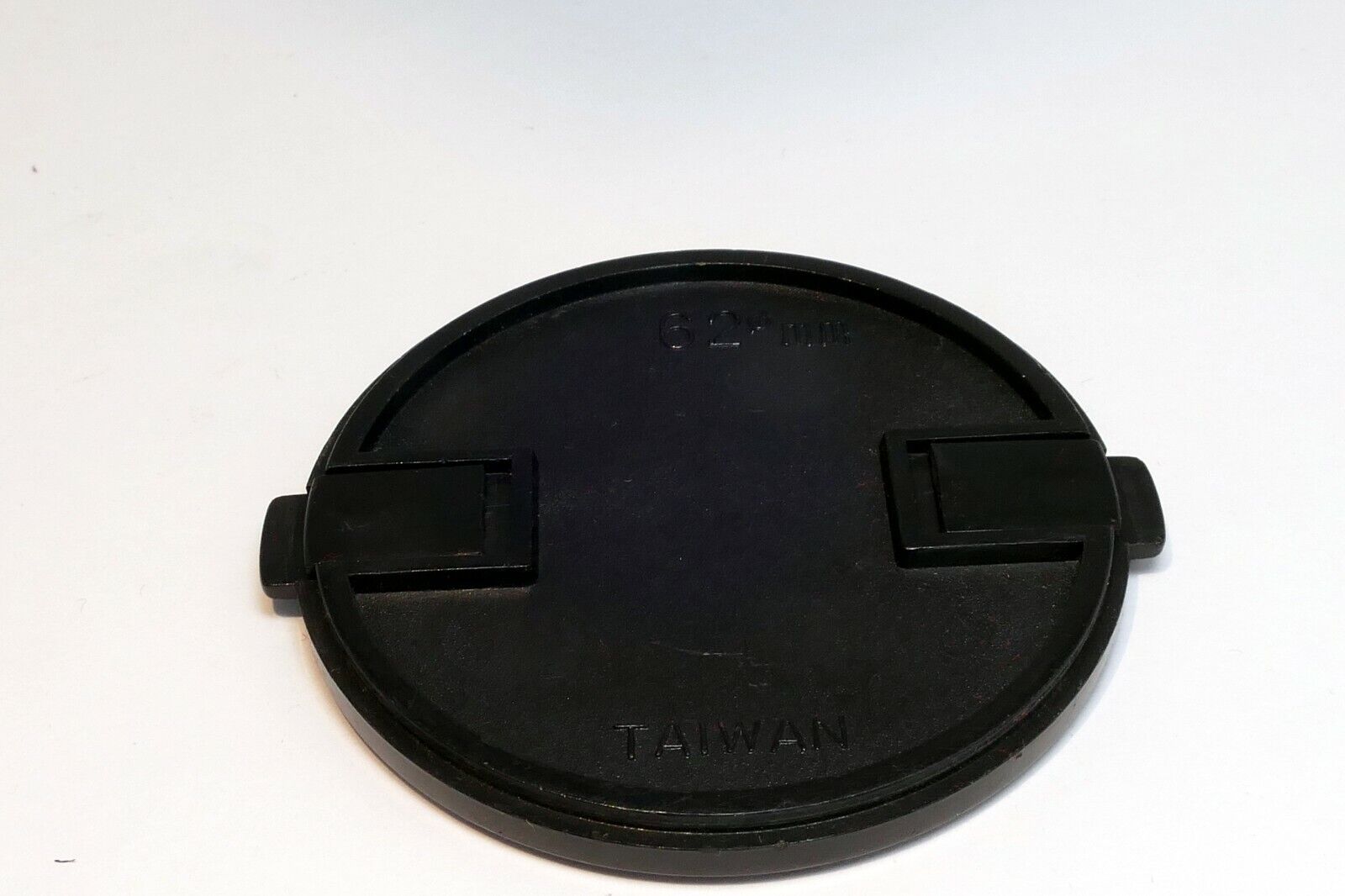 62mm Lens Front Cap Made in Taiwan plastic snap on white rim