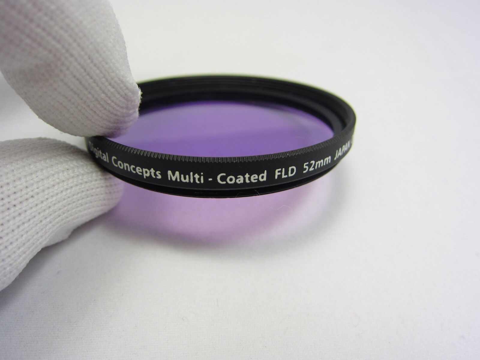 Digital Conceptes Multi-Coated 2mm FL-D Lens Filter (w/ minor Scratches) 6420007