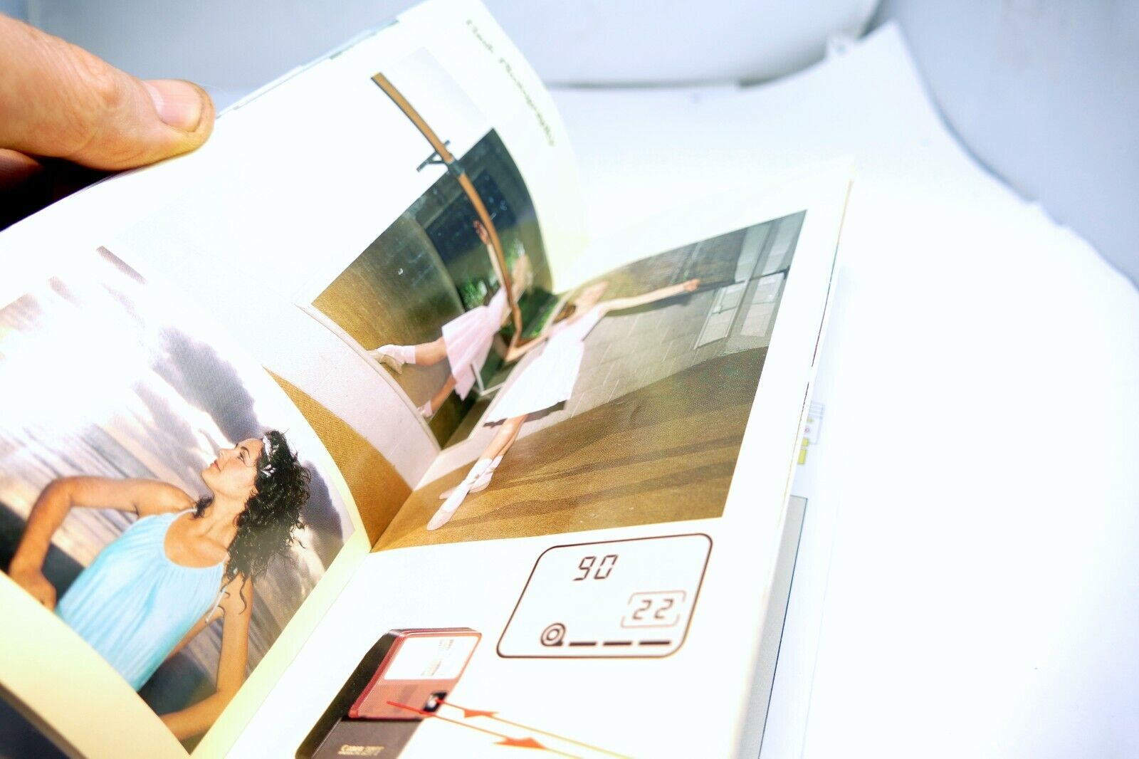 Canon T70 camera Sales Brochure Guide English New Vision Photography  1984