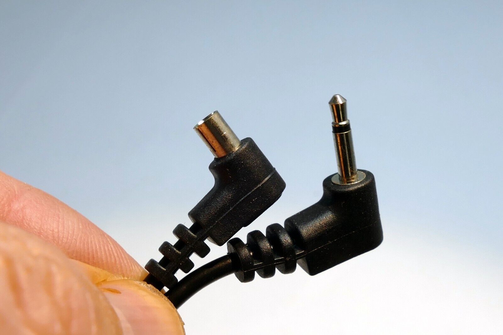 1 foot  Flash Strobe Extension Cord  PC Male to 2.5 mm  male phone camera