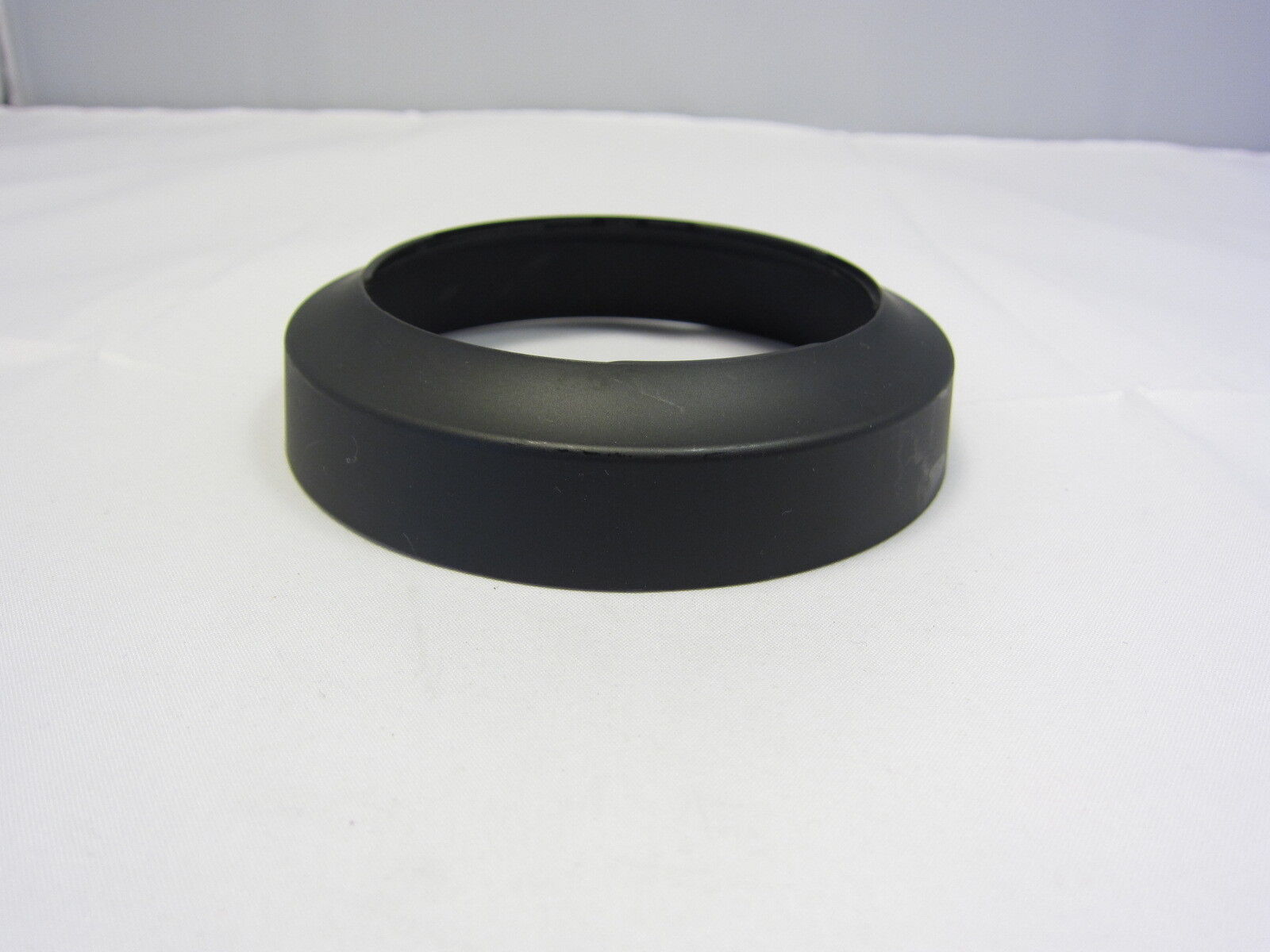 72mm  wide angle Twist On Lens Hood 9301045