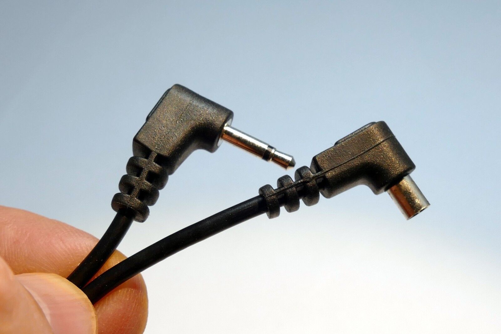 1 foot  Flash Strobe Extension Cord  PC Male to 2.5 mm  male phone camera