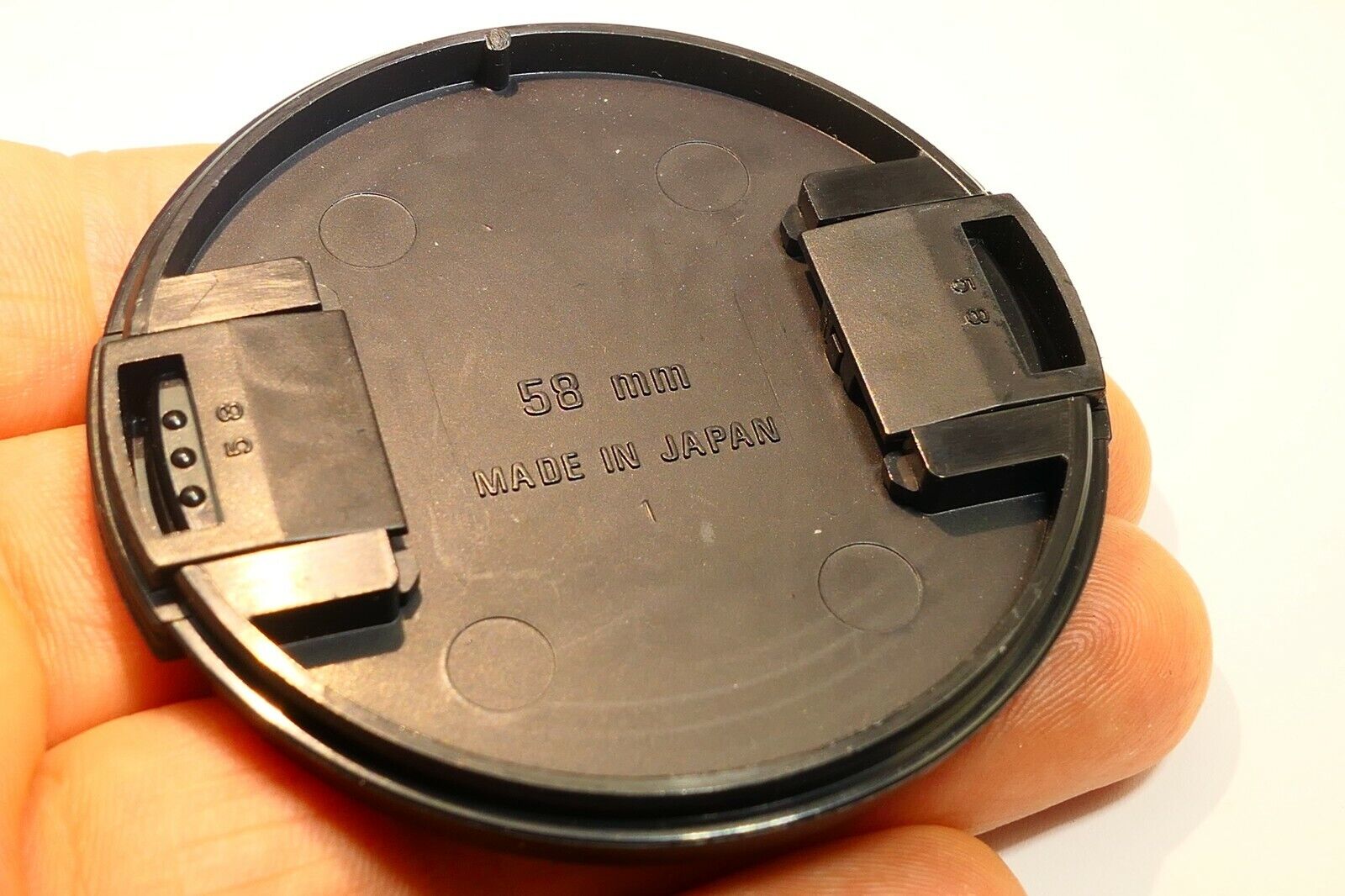 Sigma 58mm snap on type Lens Front Cap 70-300mm f4-5.6 DL Tele-macro