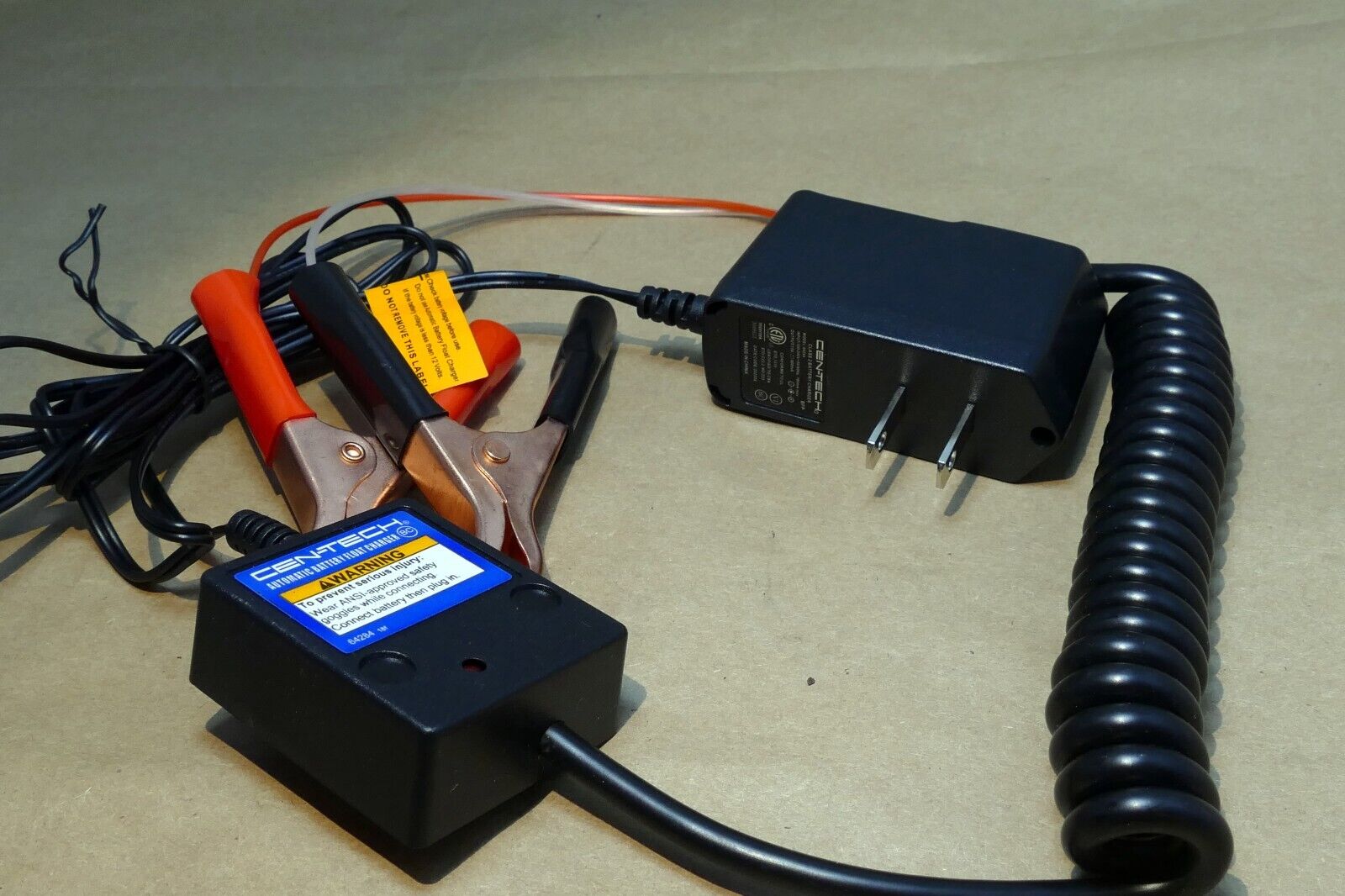 Cen Tech Automatic 12V Battery Float Charger 64284  - mint