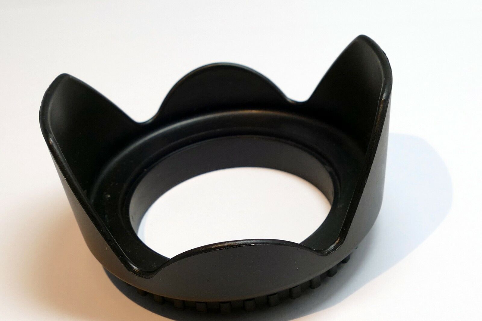 XIT 52mm Plastic Petal Lens Hood Shade screw in type