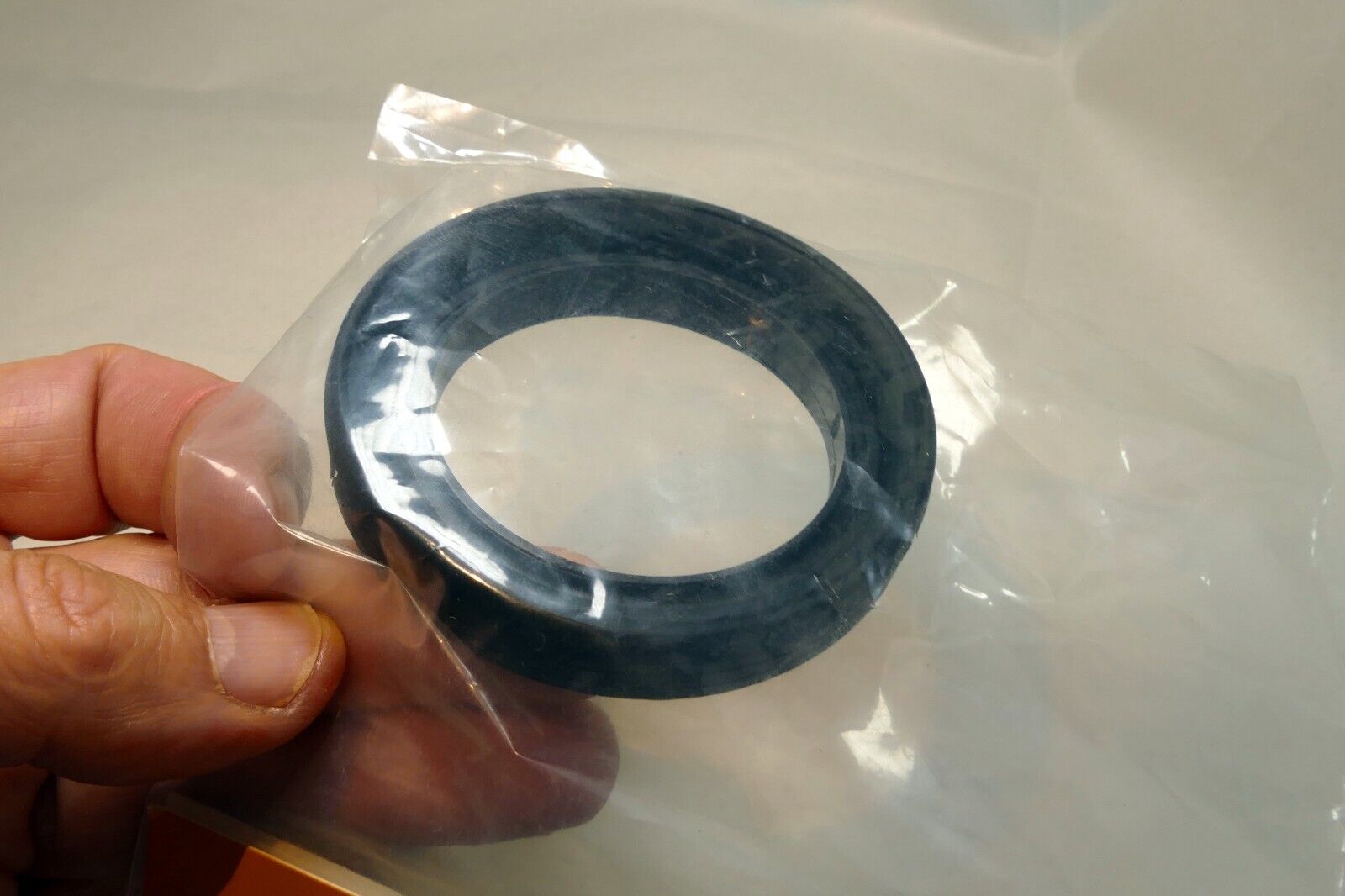 52mm Rubber Lens Hood Shade Collapsible double threaded for 50mm f1.8 lenses