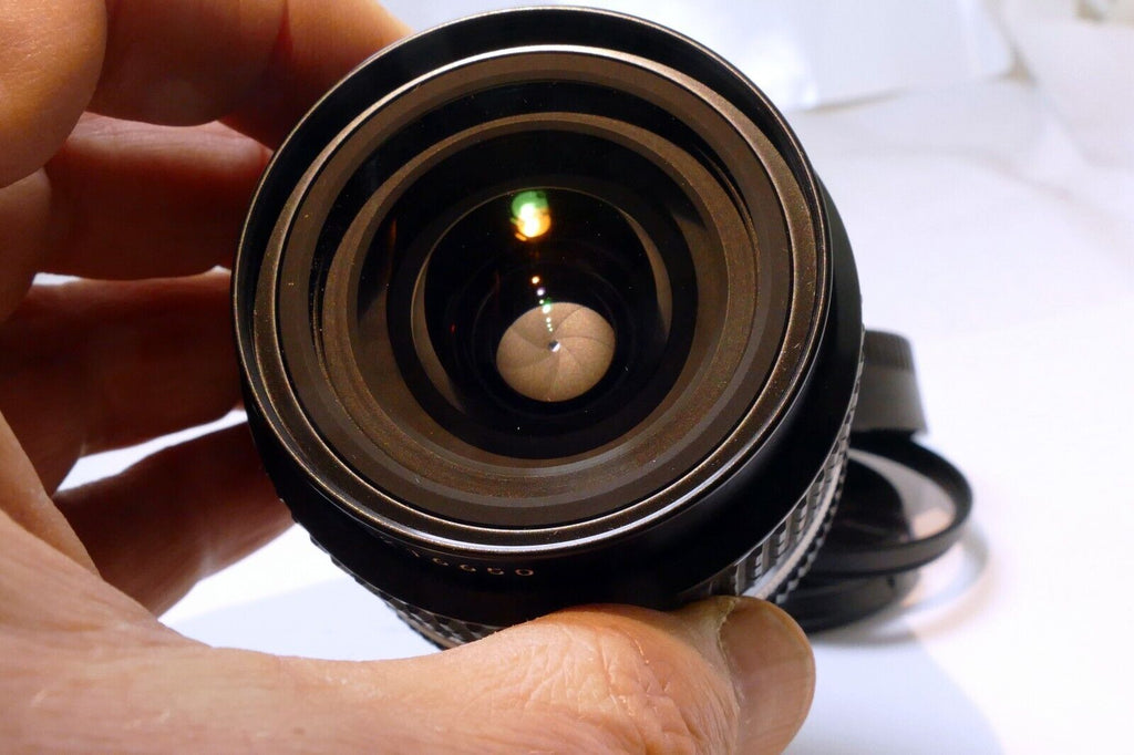 Nikon Ai-s AIS 24mm f2 wide angle prime manual focus lens f2.0 - Mint condition