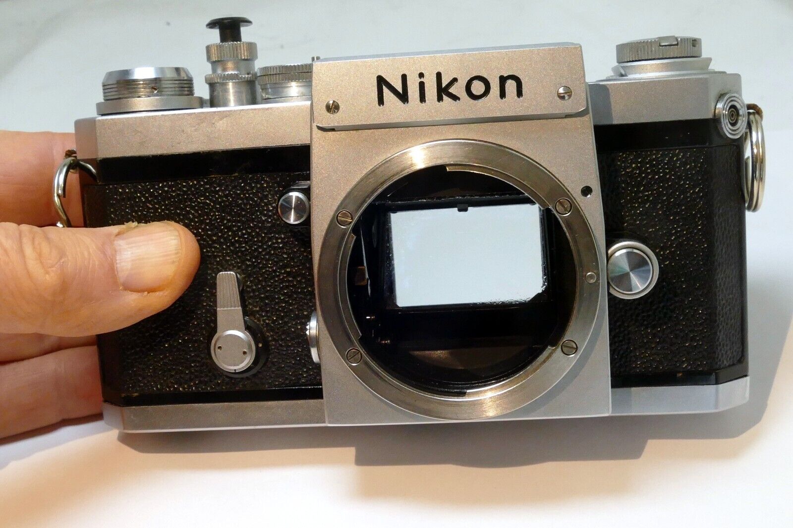 Nikon F 35mm film camera body only S# 7164692 - works good