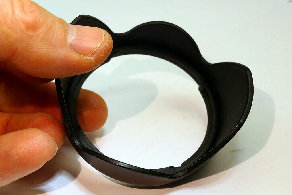 JJC LS-52 Lens Hood Shade  (twist on type)