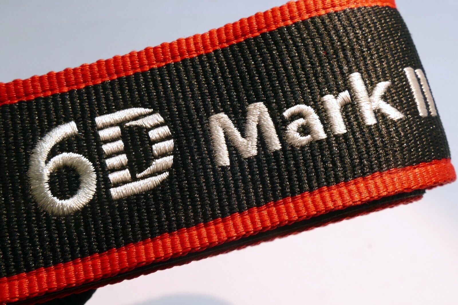 Canon EOS 6D Mark II SLR Digital Camera Neck Shoulder Strap - Genuine OEM - MINT
