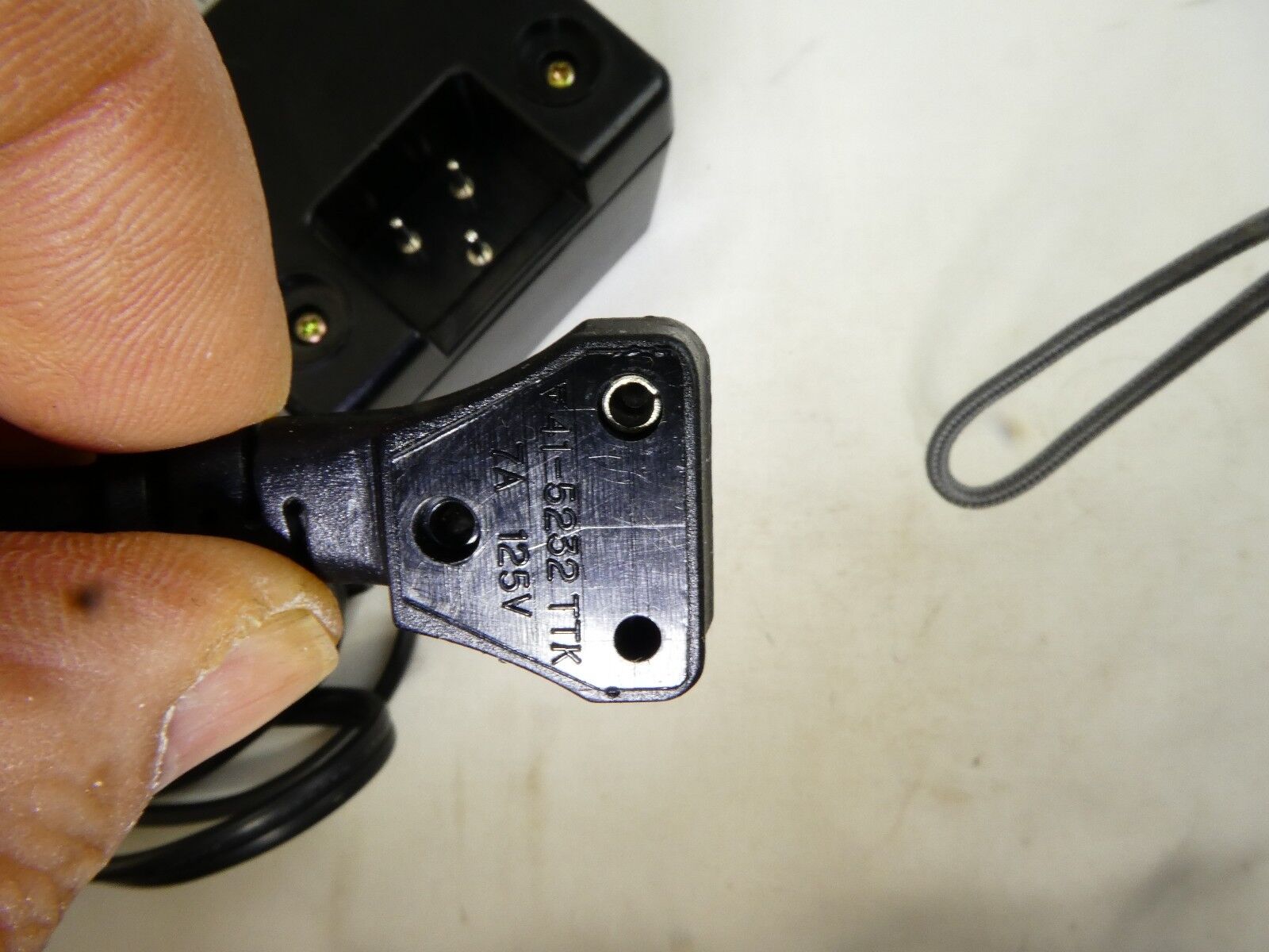 Nikon MH-2 Quick Charger Ac115/220-240V 50/60HZ 10W – DC20V with US wall cable