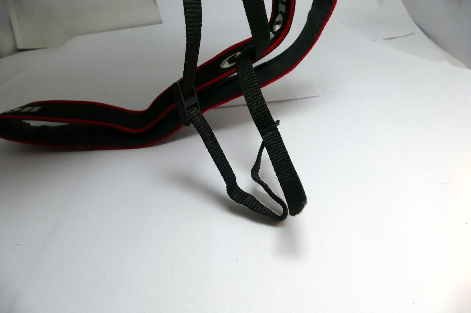 Canon EOS 80D Digital Camera Neck Shoulder Strap Black-Red - -  Genuine OEM