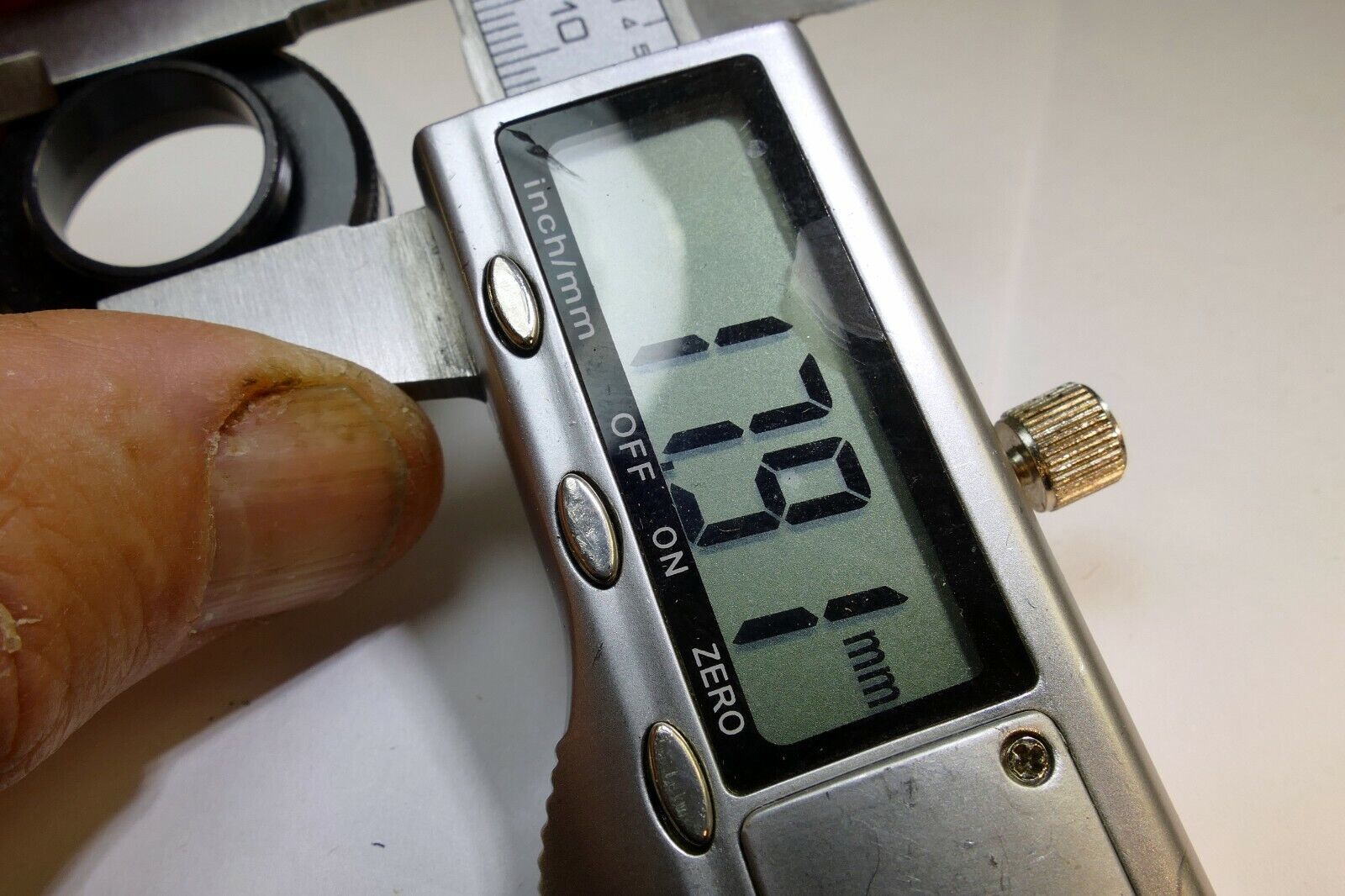 Ednalite T series IV 4 Filter holder  w/ retaining ring 18mm screw in type