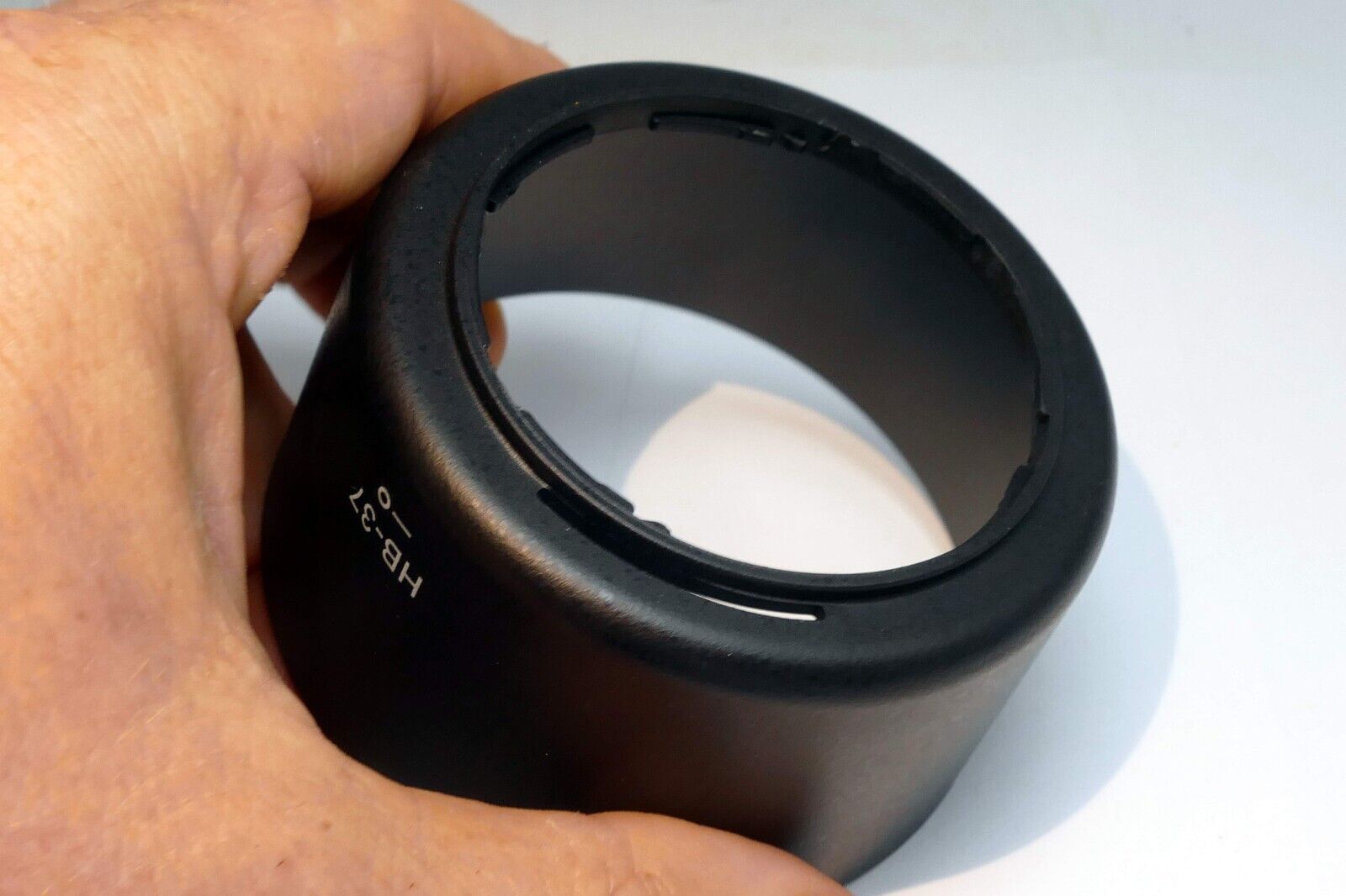 Lens Hood HB-37 Shade for AF-S DX NIKKOR 55-200mm f/4-5.6G ED