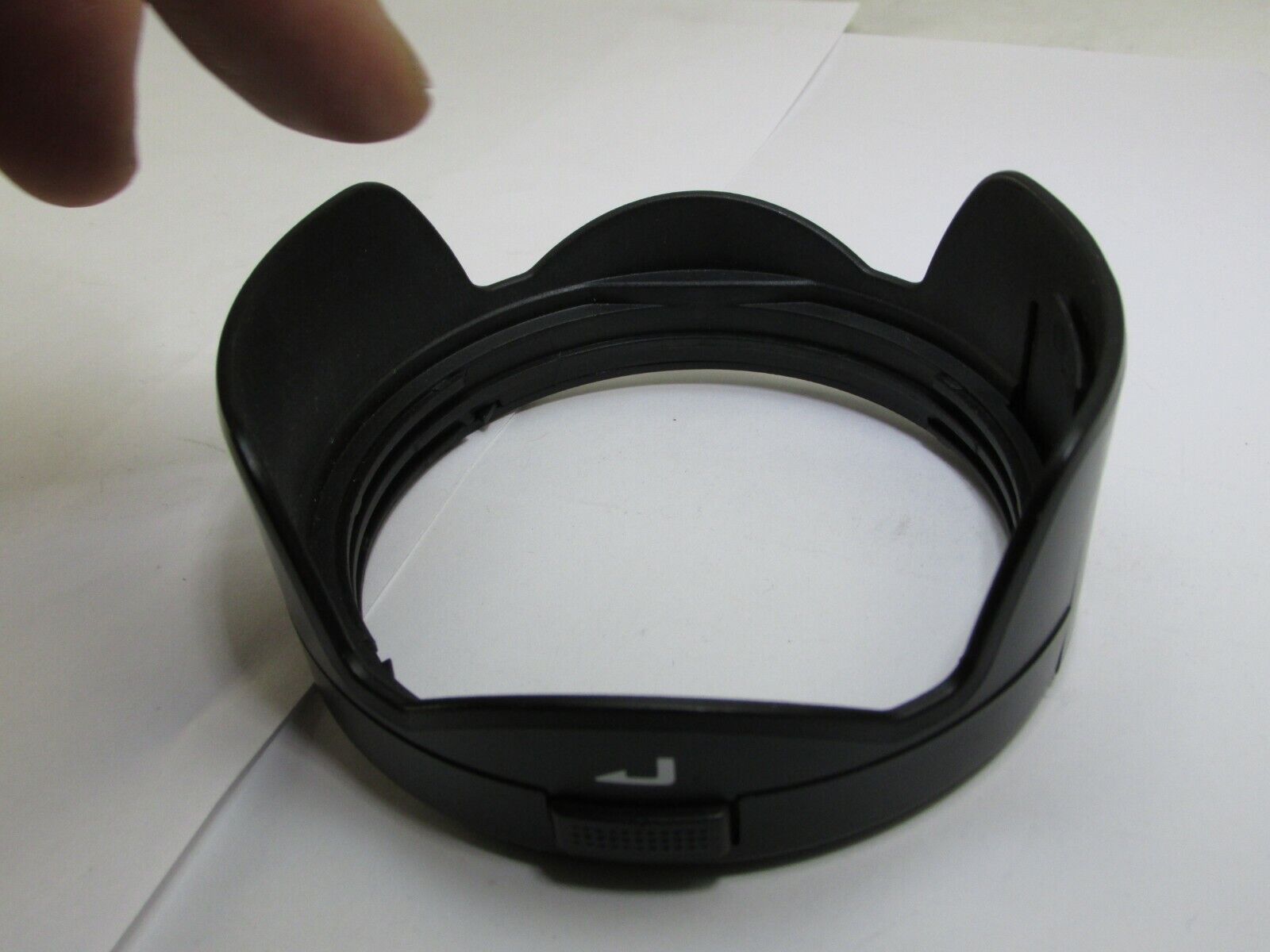 JJC Lens hood Shade LH-J66 for  Olympus M. Zuiko 12-40mm