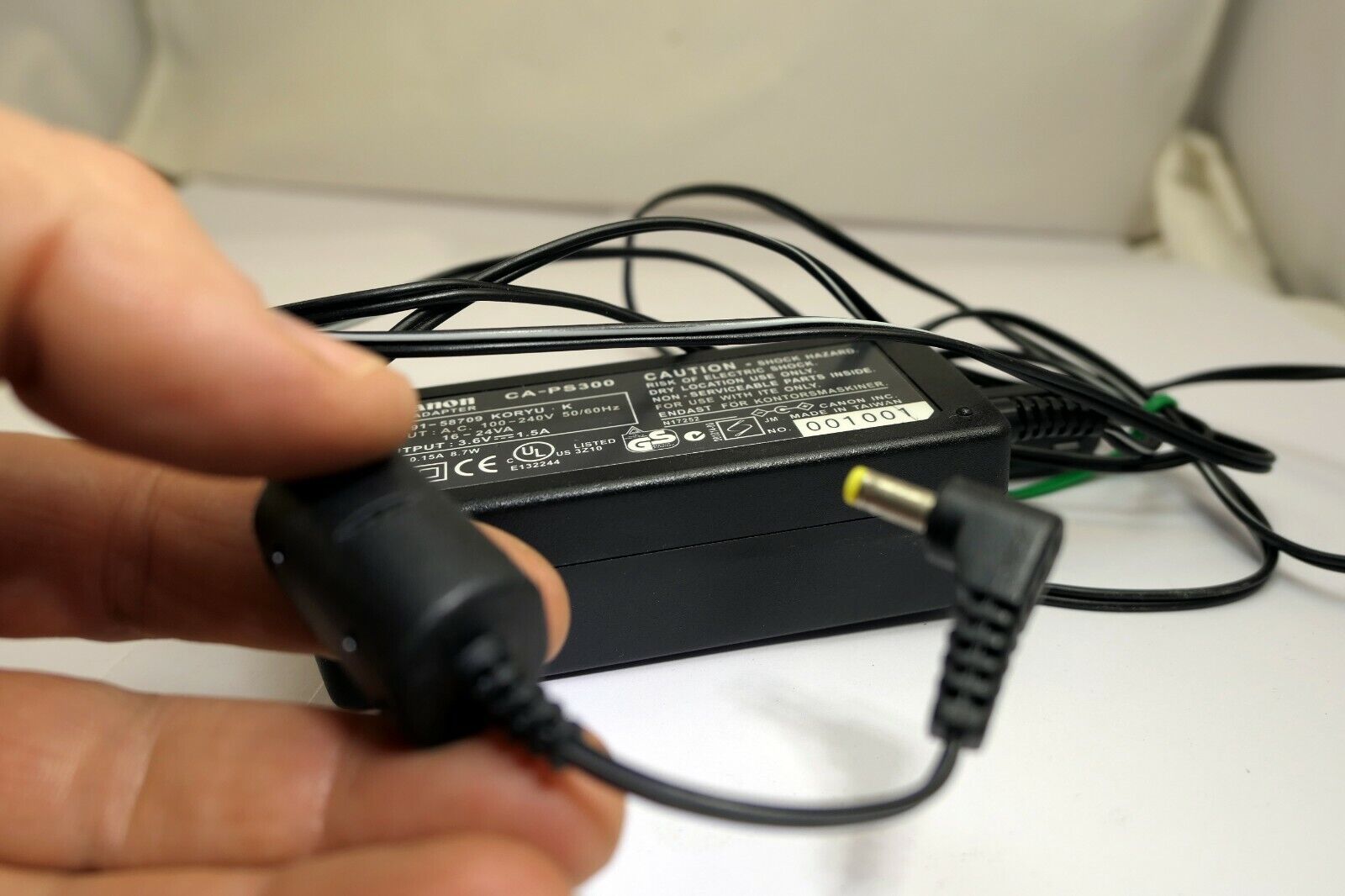 Canon CA-PS300 AC Power Adapter 100-240V Genuine OEM 3.6V 1.5A