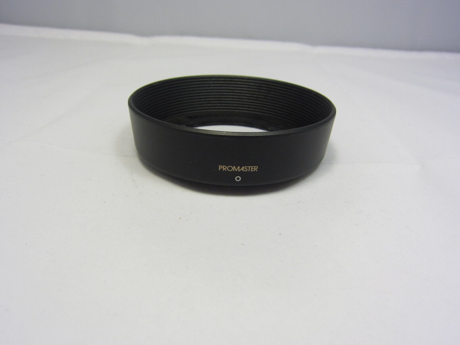 28-80mm AF PROMASTER Plastic 62mm Twist on Lens Hood N101025