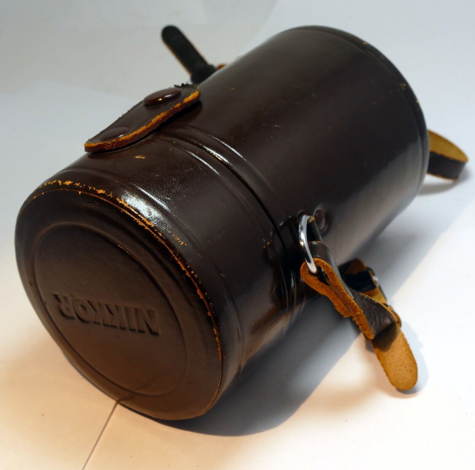 Nikon NIKKOR Lens Hard Case (for 85mm f1.8 Nikkor Ai-s f2 Non-AI ) - Genuine OEM