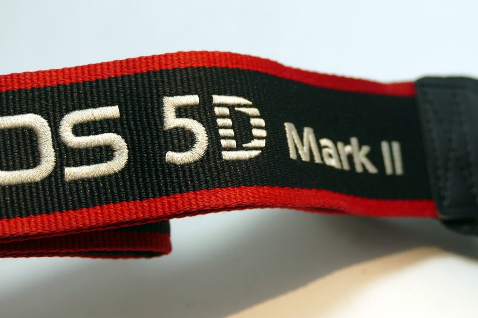 Canon EOS 5D Mark II Digital Camera Neck Shoulder Strap Black-Red - Genuine OEM
