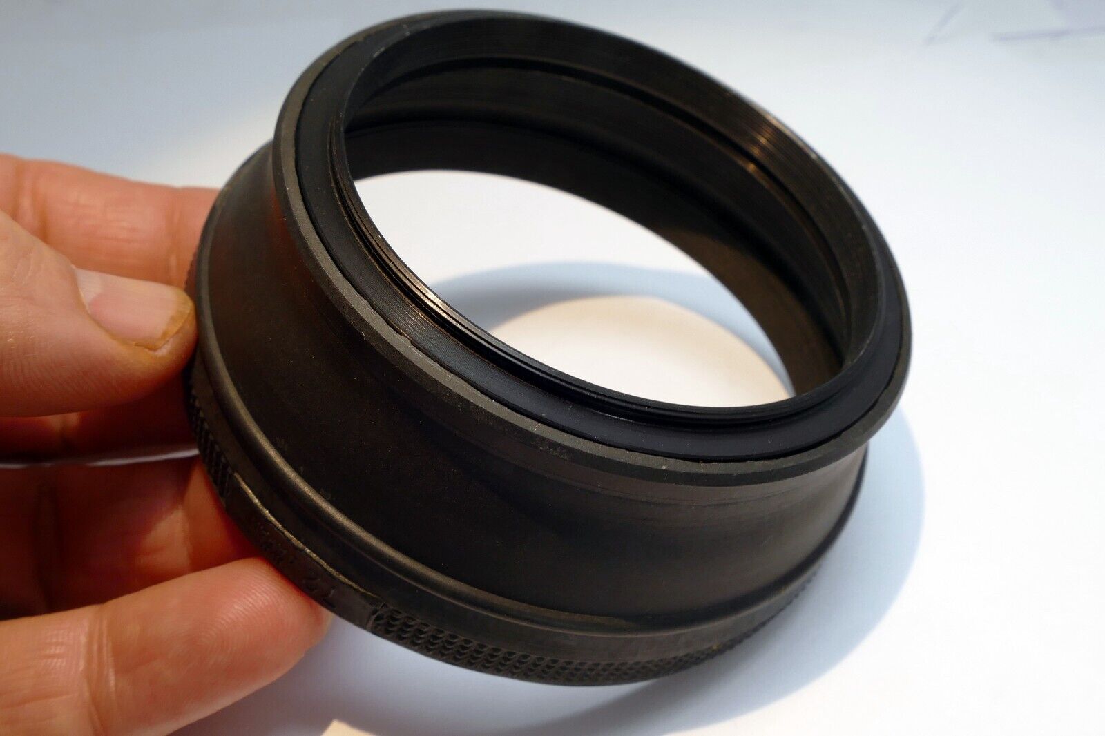72mm Lens Hood shade screw in double threaded