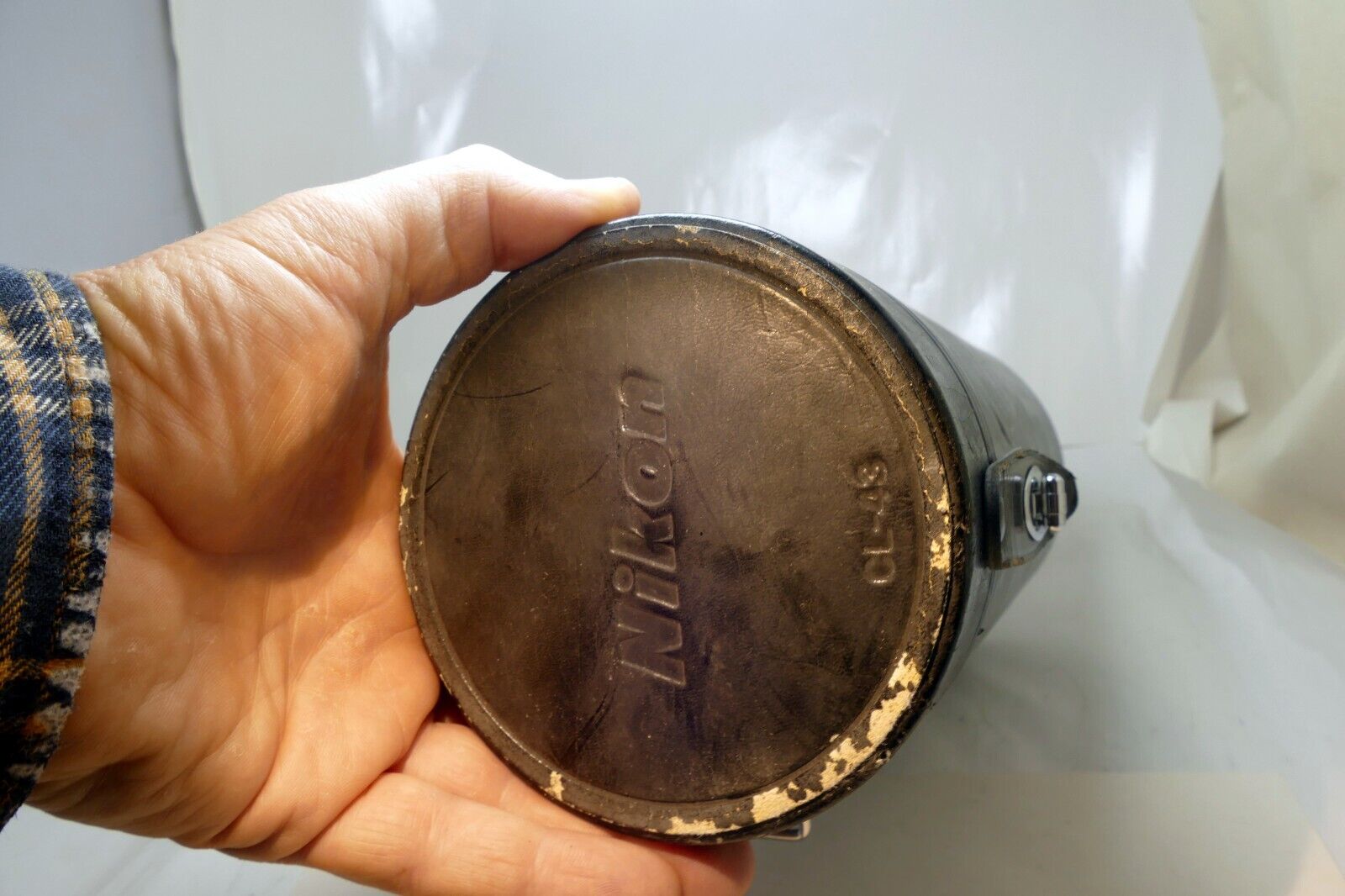 Nikon CL-43A Lens Hard Case with strap (for 80-200mm f2.8 AF & AF-D  Nikkor)