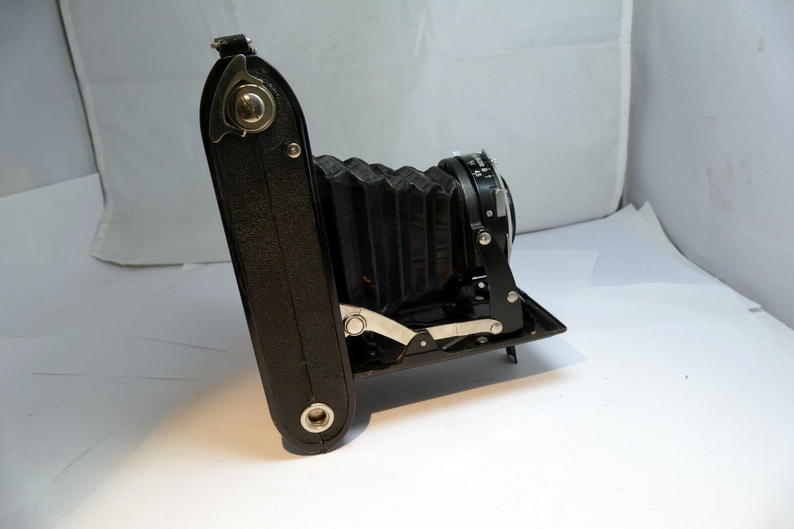 Voigtlander Bessa 6x9 Folding Medium Format Camera with 11cm f4.5 Lens - vintage