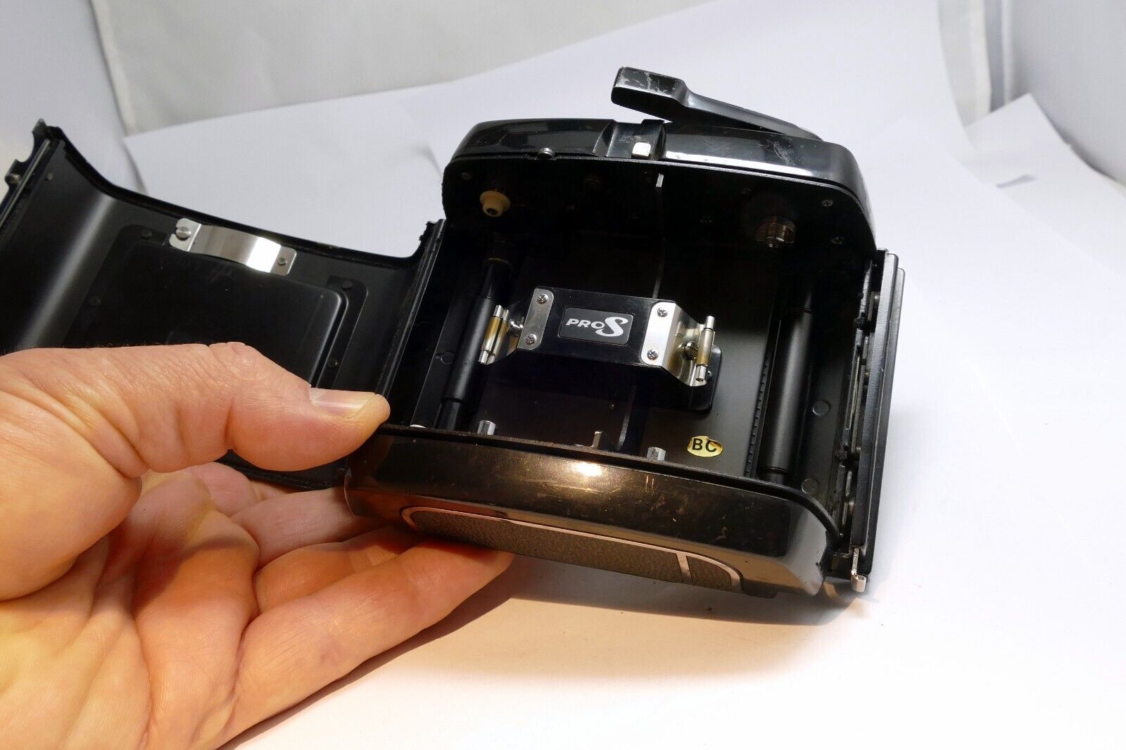Mamiya Rb 67 6X7 PRO S Camera Late 220 Film Back - AS IS stuck - PARTS REPAIR