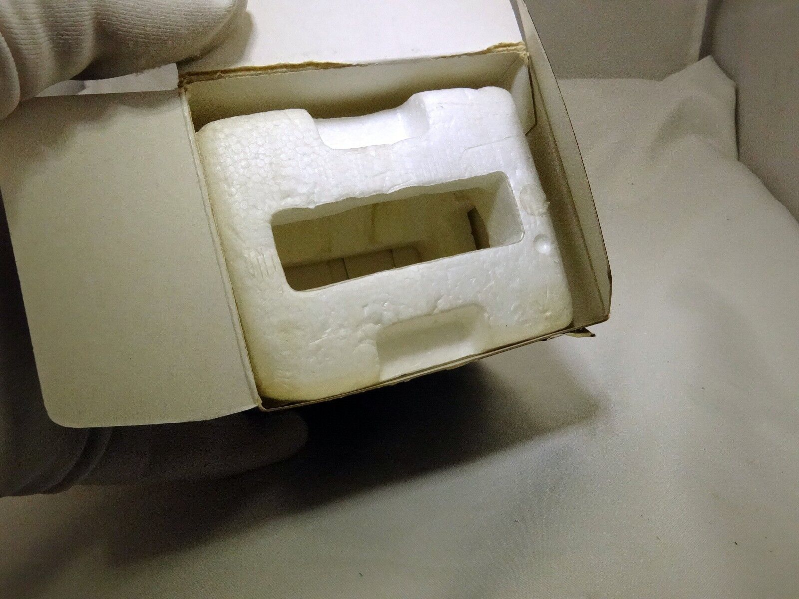 Empty box for Mamiya Sekor 28mm f3.5 E ZE with foam Lens