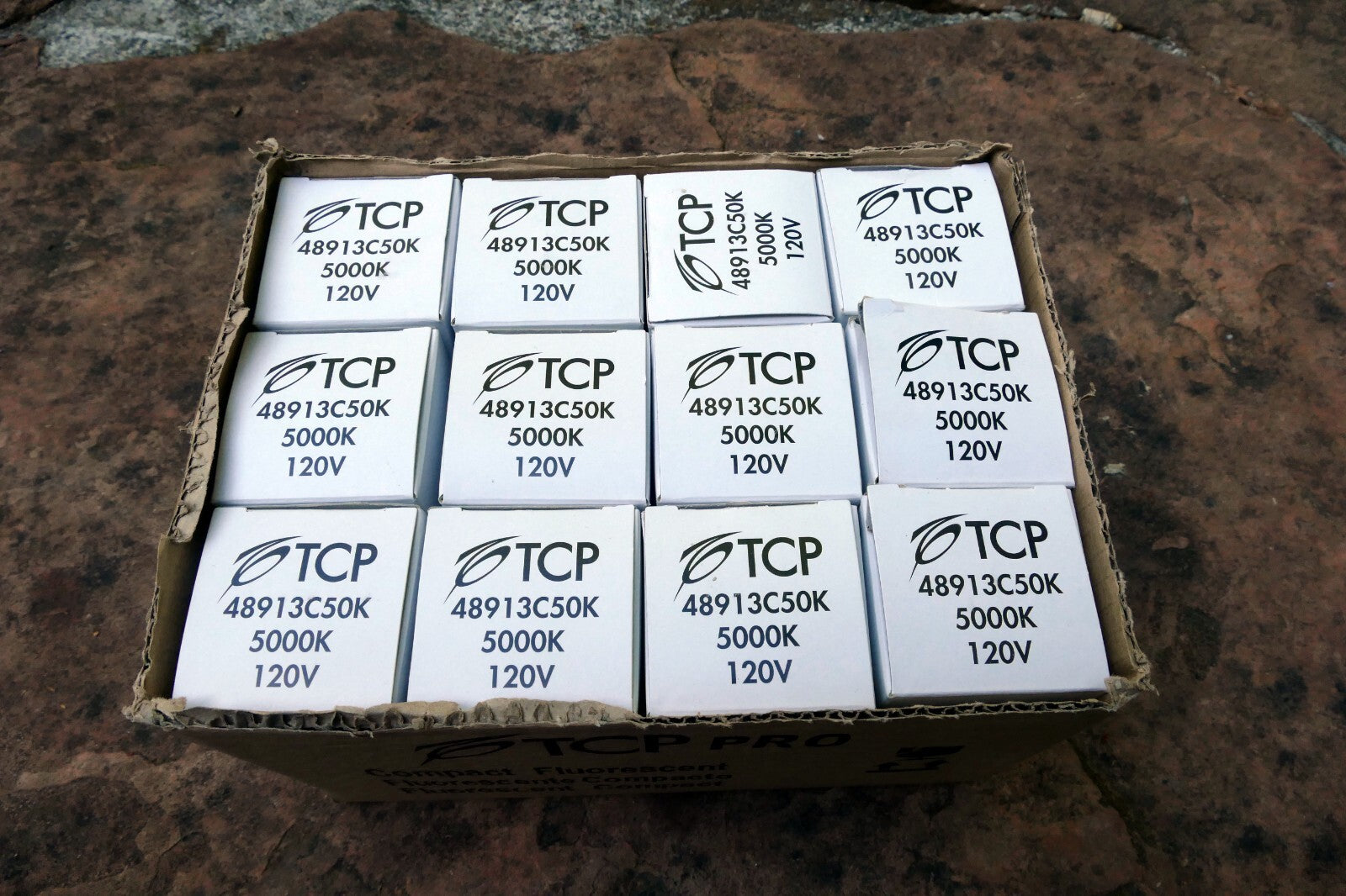 11-PACK TCP PRO SPIRAL 13W 5000K 120V LIGHT BULB - pack lot