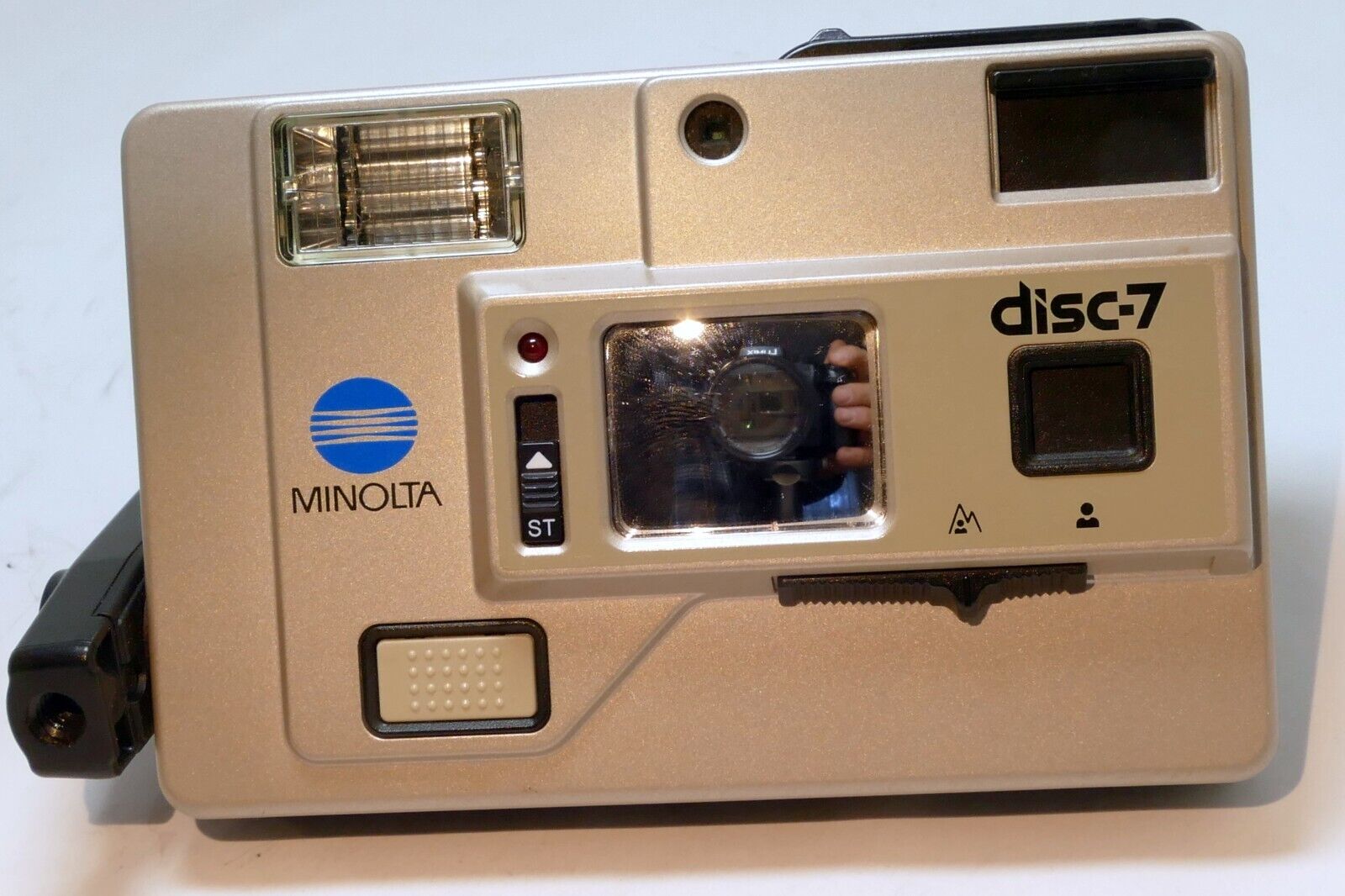 MINOLTA DISC 7 Vintage Film Camera Portable Compact