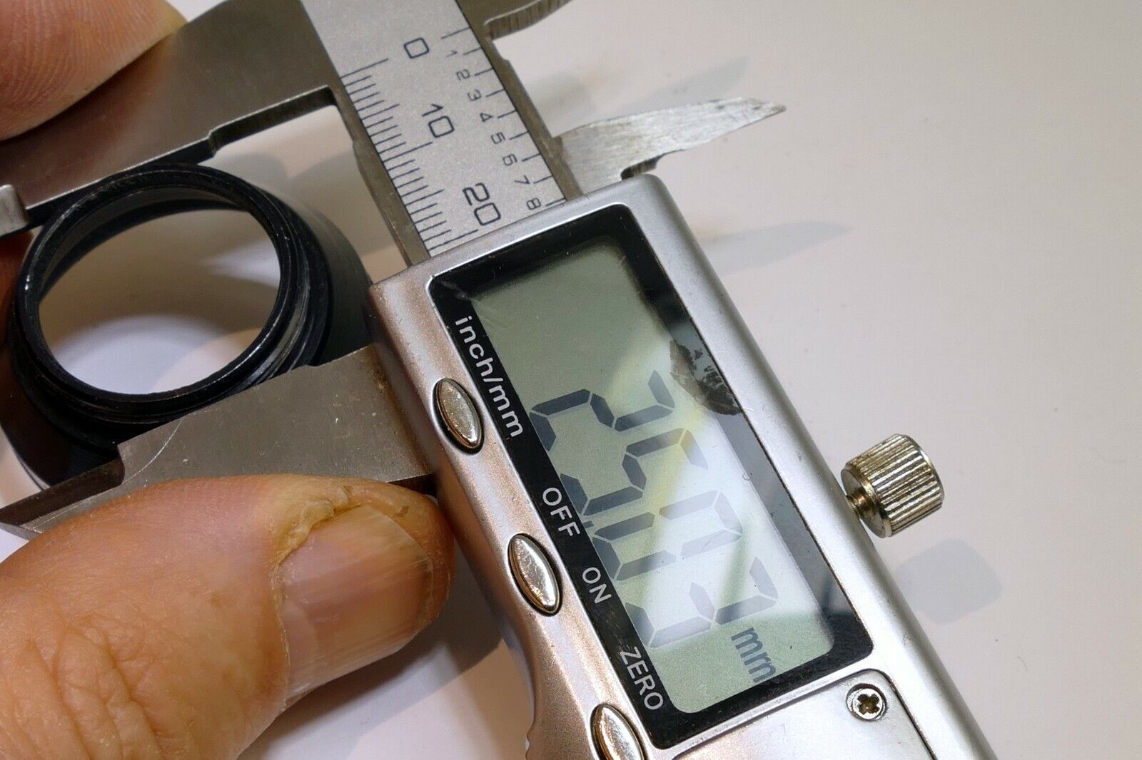 Ednalite  series  IV 4 Metal Lens Hood 25mm screw in type shade