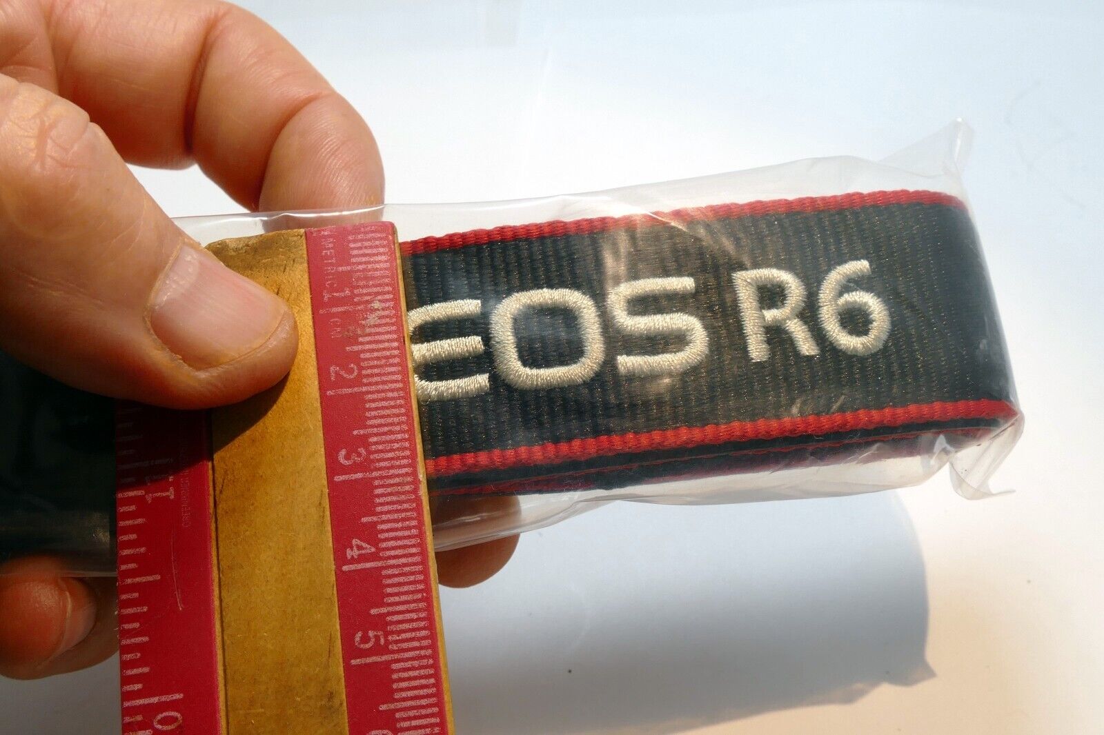 Canon EOS R6  mirrorless camera shoulder strap neck  3cm wide  - Genuine OEM NEW