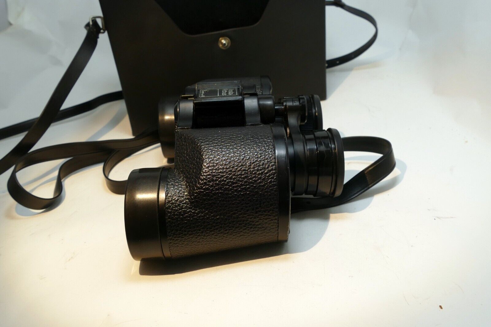 Bushnell Zoom Insta-Focus BINOCULARS 7X35 Wide Angle Sportview