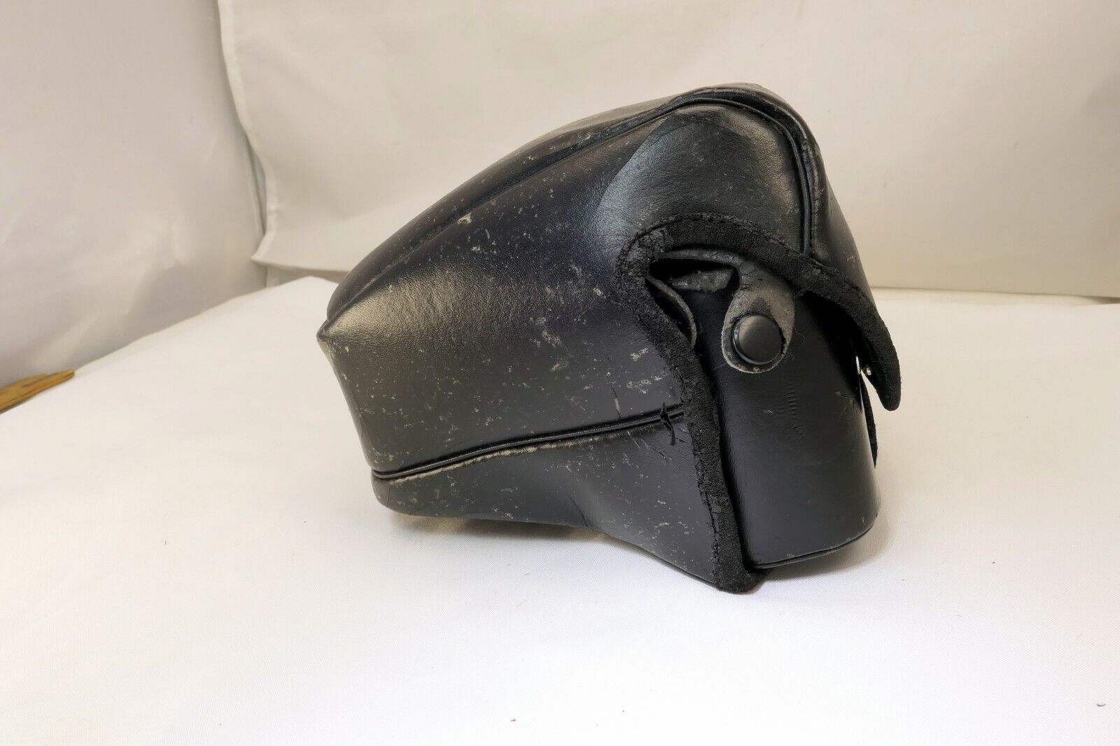 CF-37 Nikon ever ready case for Nikon AF N4004 cameras Genuine (poor condition)