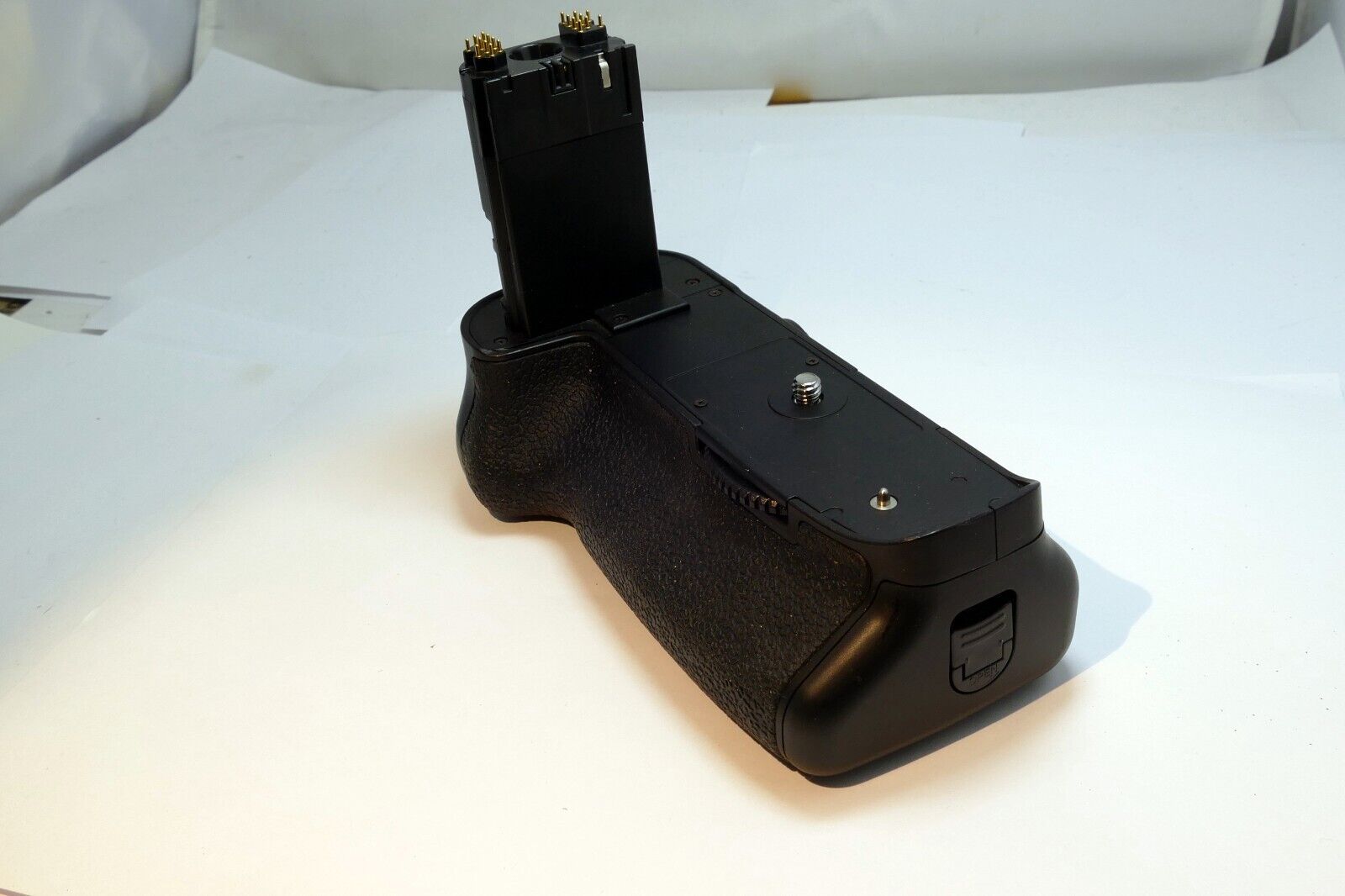 Vivitar PG-5DM IV Battery Grip for Canon EOS 5D Mark IV DSLR Camera BG-E20