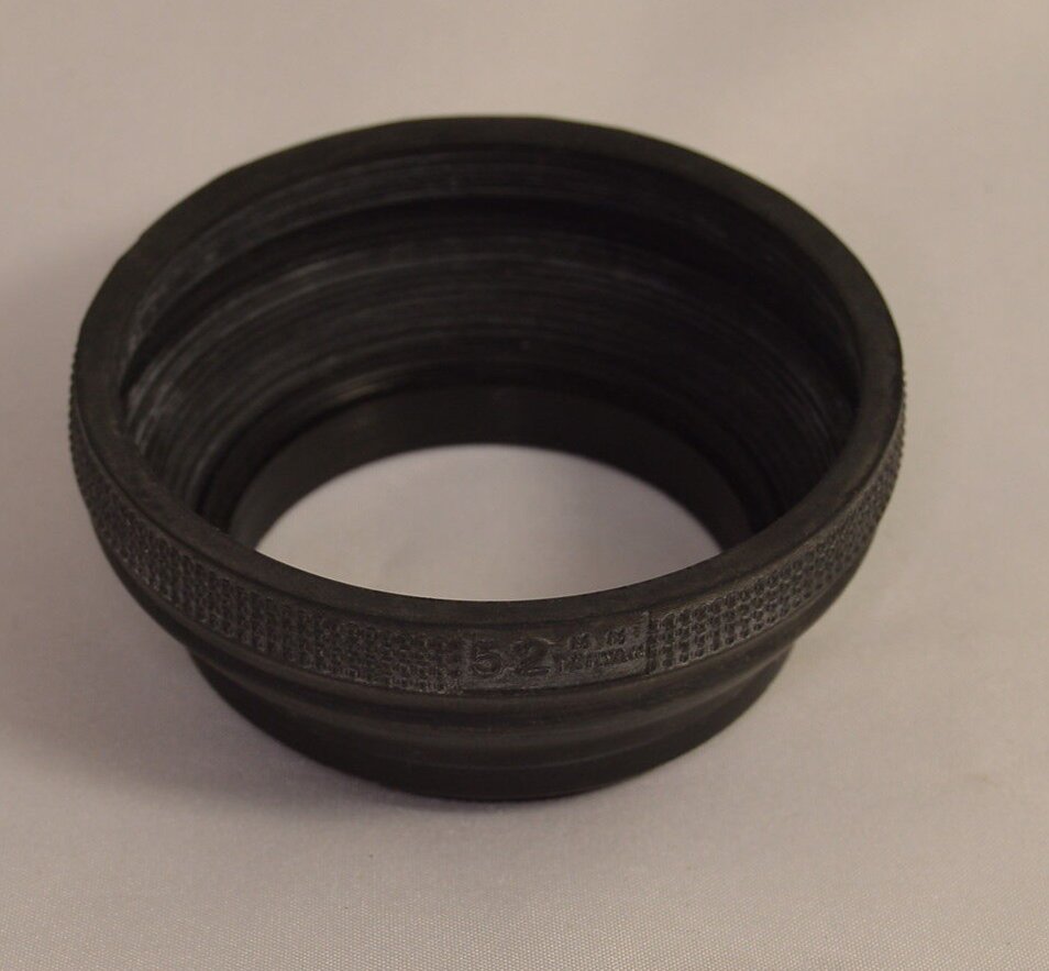 Collapsible 52mm Rubber Lens Hood with metal rim Made in Taiwan O107004