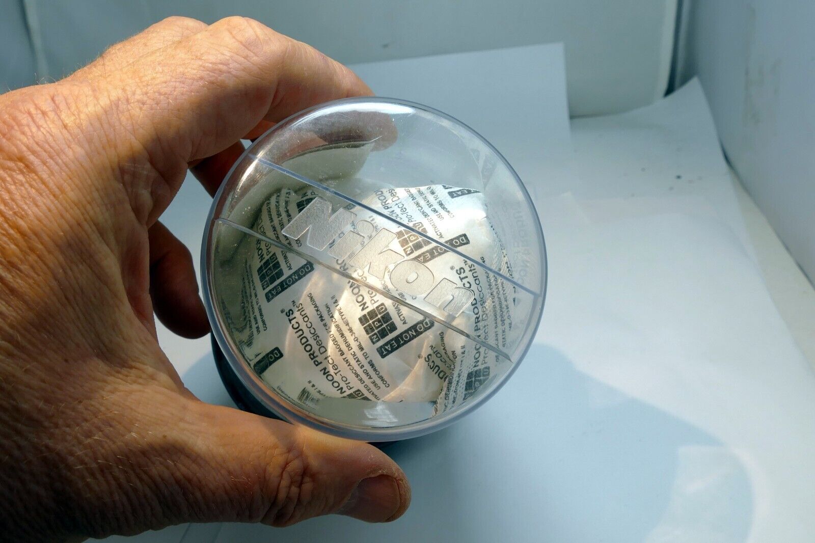 Clear Plastic Protective Case Nikon 85mm f2 Ai-s Nikkor - genuine OEM