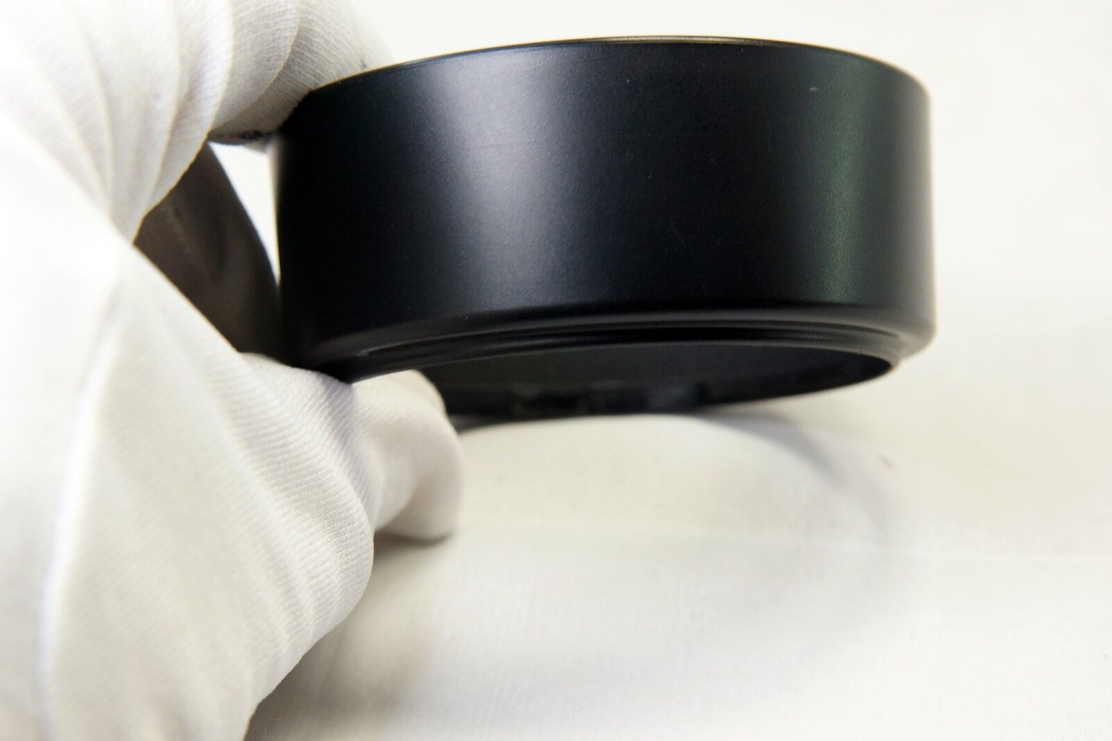 Unknown brand lens hood 62mm ID twist on type