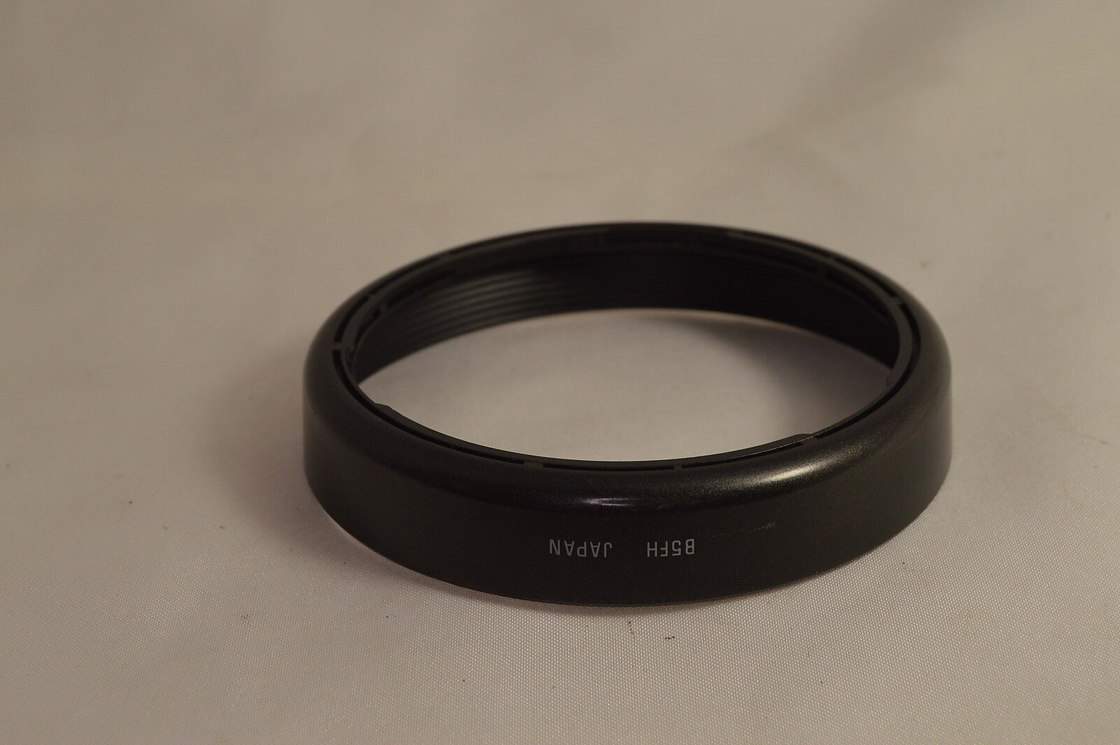 Genuine Tamron B5FH Plastic Lens Hood Made in Japan for 28-200mm (non Super)