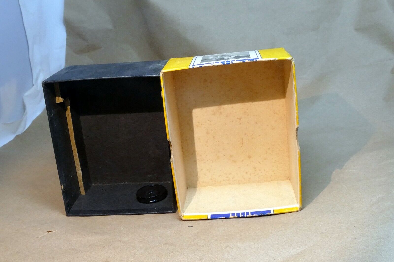 Kodak Brownie Reflex 127  Empty Box (only ) for camera vintage