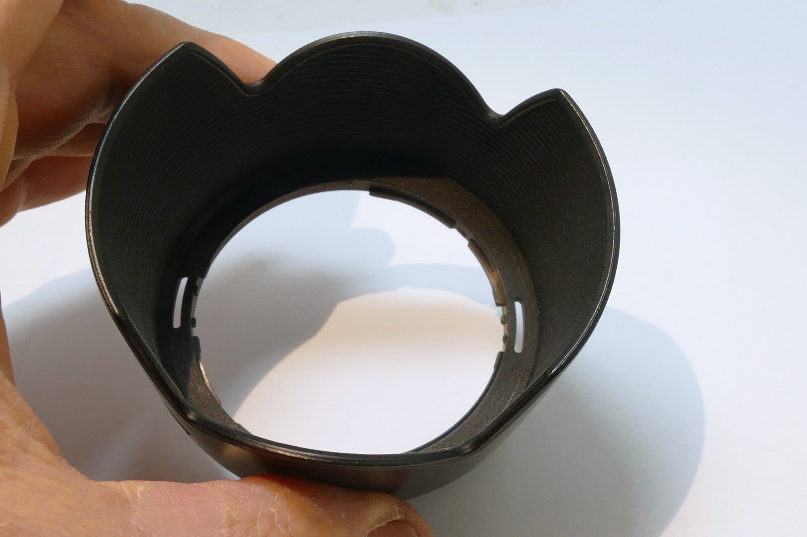 Nikon HB-34 Hood Shade Nikkor AF-S DX 55-200mm F4-5.6G Lens  - - Original OEM