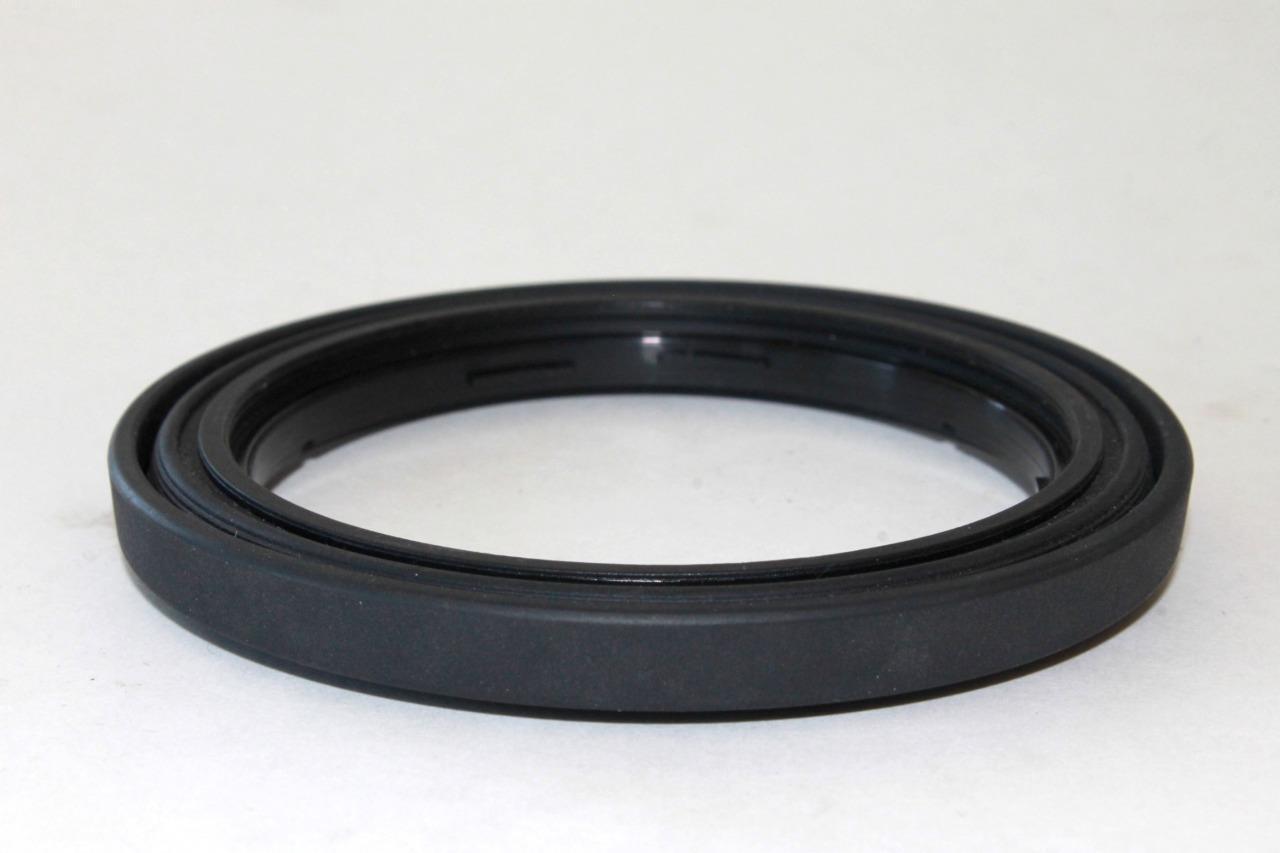 Lens Hood 62mm Rubber twist on type for  28-200mm F3.8-5.6 Adaptall