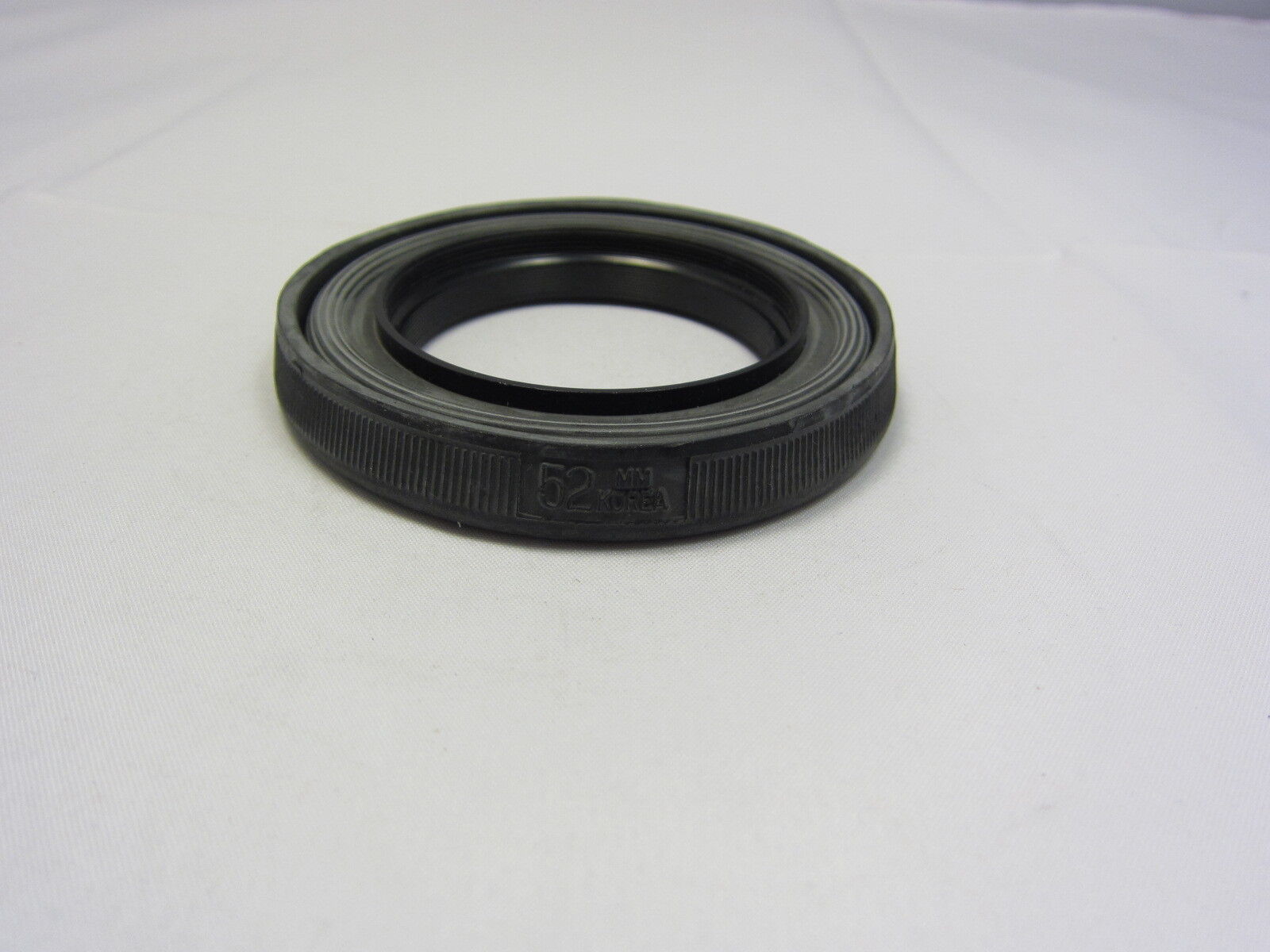 Generic Vintage  52mm Collapsible Rubber Lens Hood Screw in Type Korea 9302057