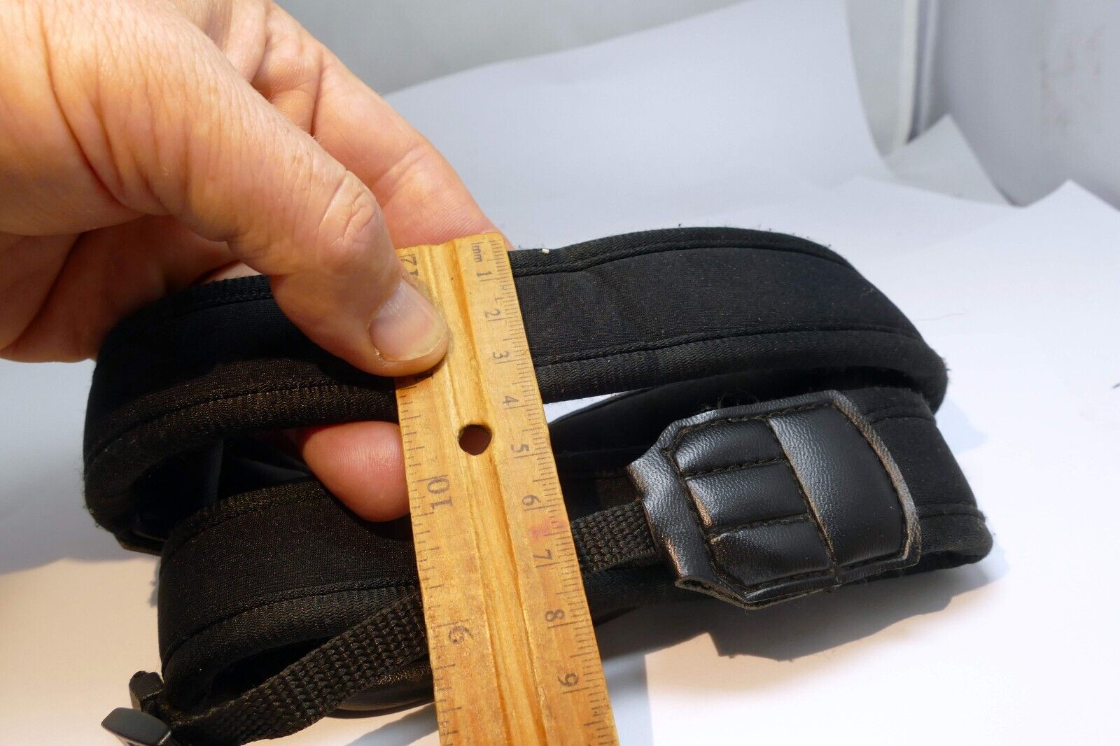 Black Neoprene Padded Shoulder Neck Strap 4cm wide for camera or case