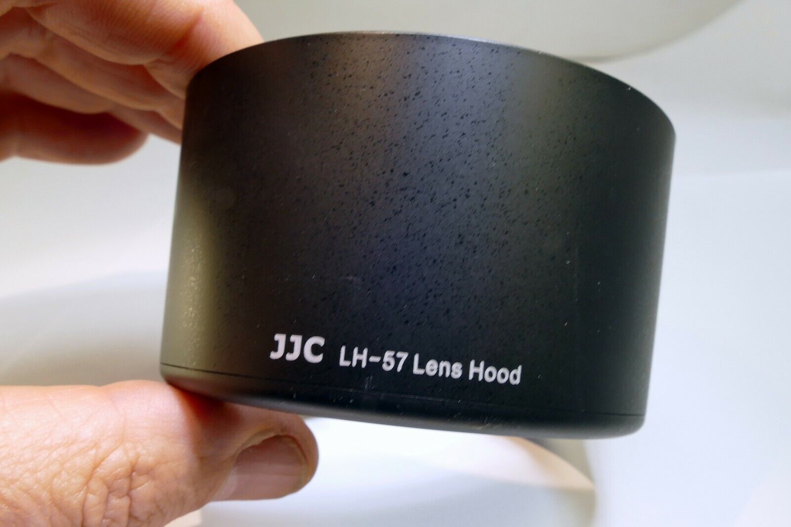 JJC LH-57 Lens Hood Shade for Nikon AF-S NIKKOR 55-300mm f4.5-5.6G Replace HB-57