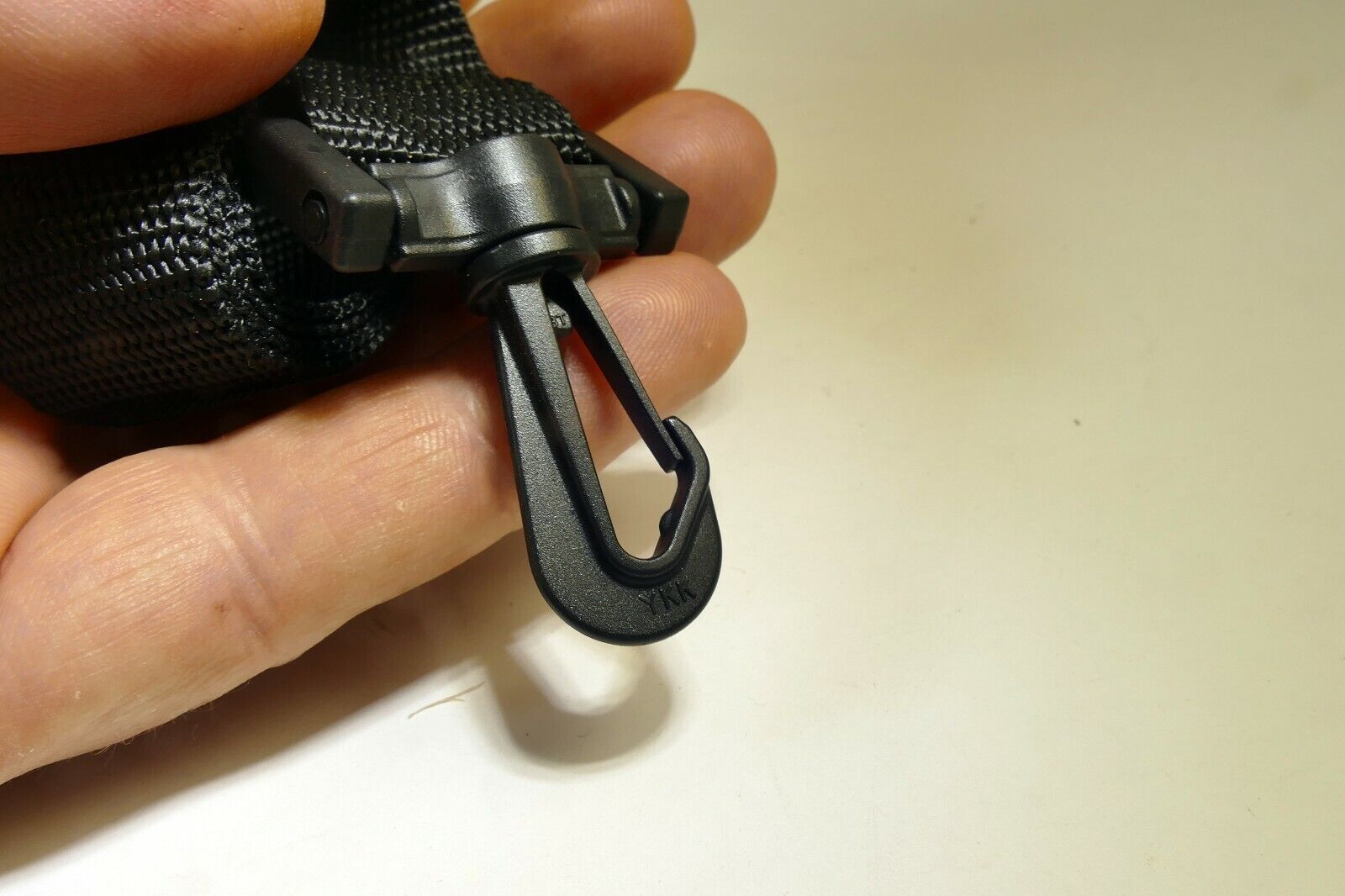2.5cm wide neck shoulder strap for camera case with plastic swivel clip