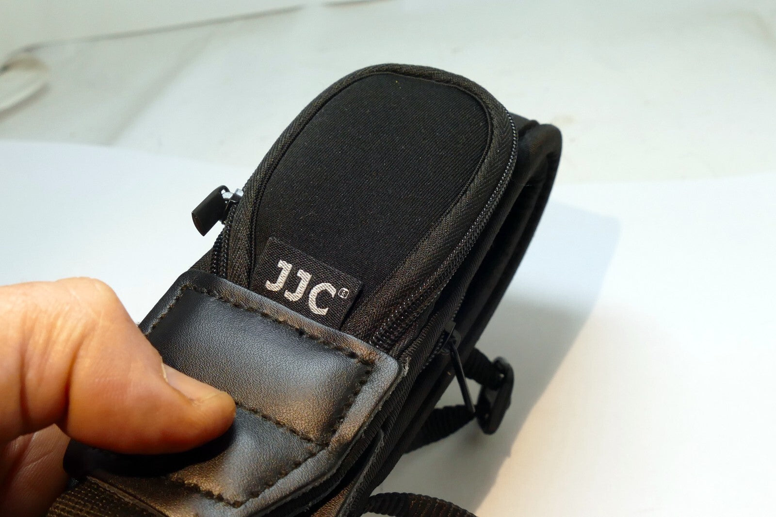JJC Neoprene Camera Strap w/ quick release buckles 5.5cm wide  - sturdy
