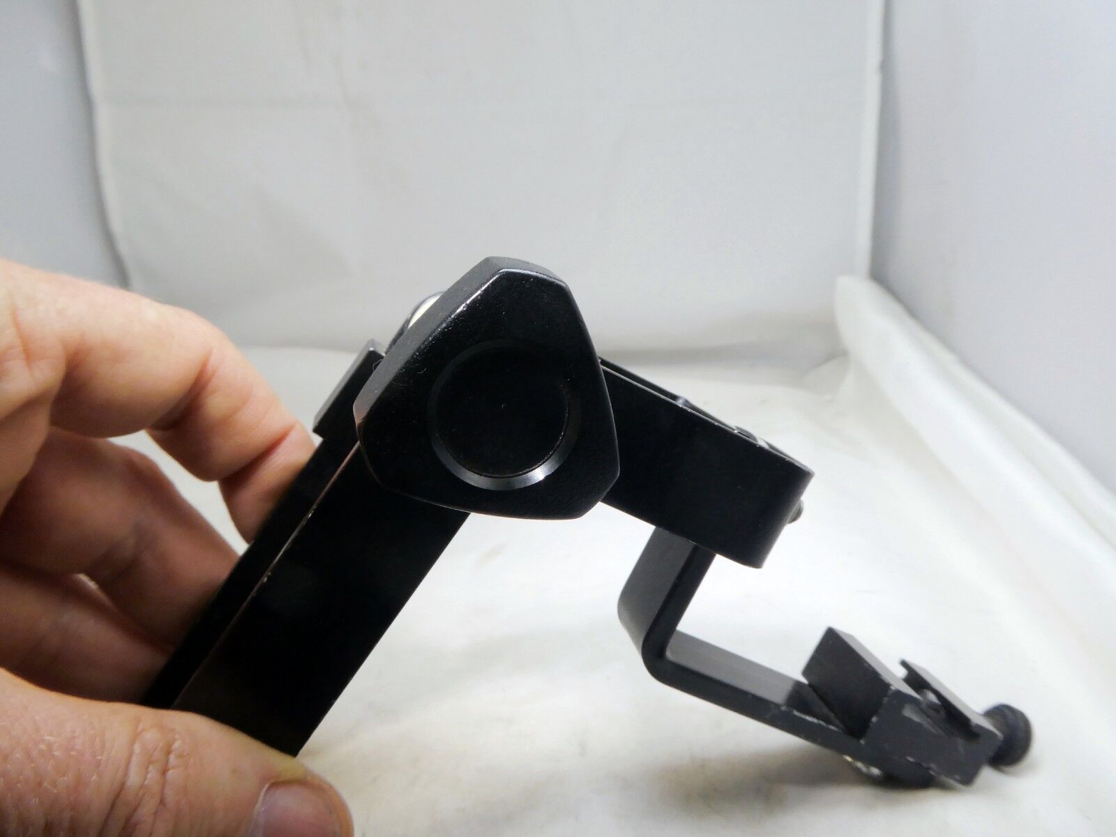 Flash adapter for the tripod or bracket